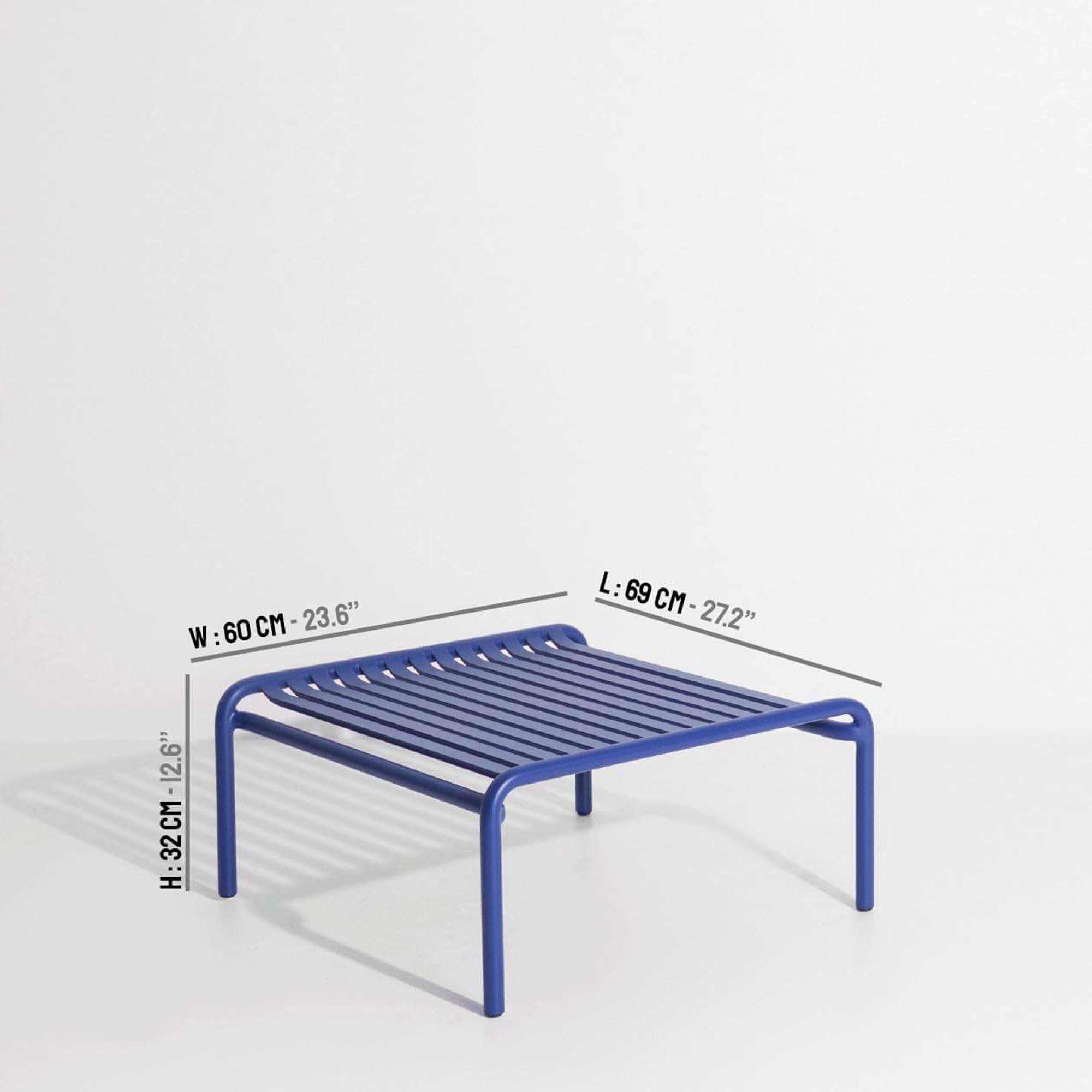 Eleganter Week-End Tisch: Perfekt für moderne Outdoor-Oasen.