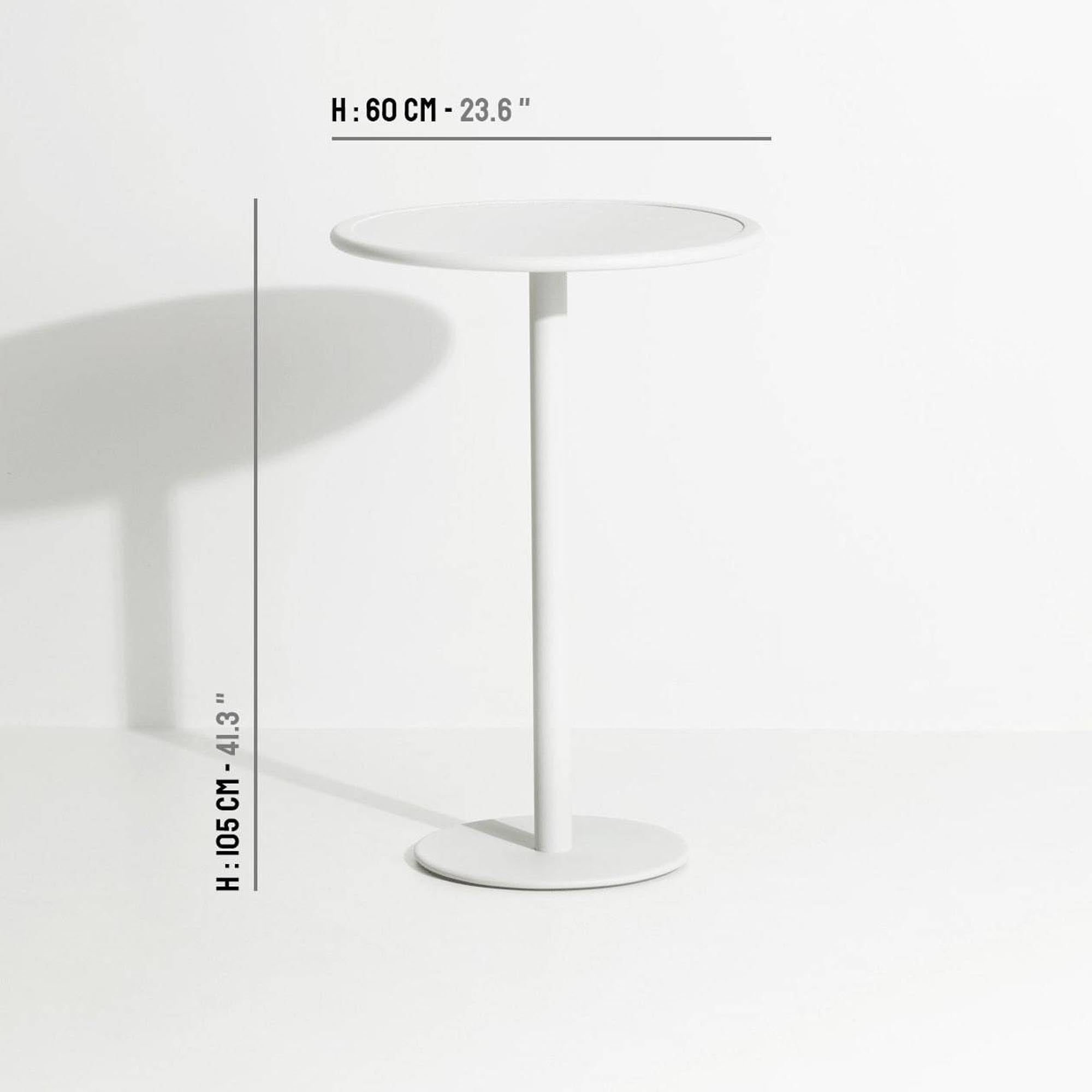 Eleganter Week-End Bartisch: Perfekt für stilvolle Outdoor-Momente.