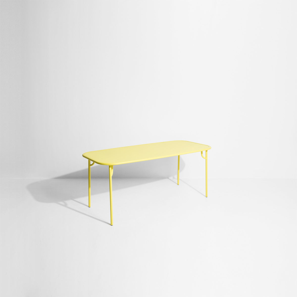 Week-End Tisch Medium in Yellow präsentiert im Onlineshop von KAQTU Design AG. Gartentisch ist von Petite Friture