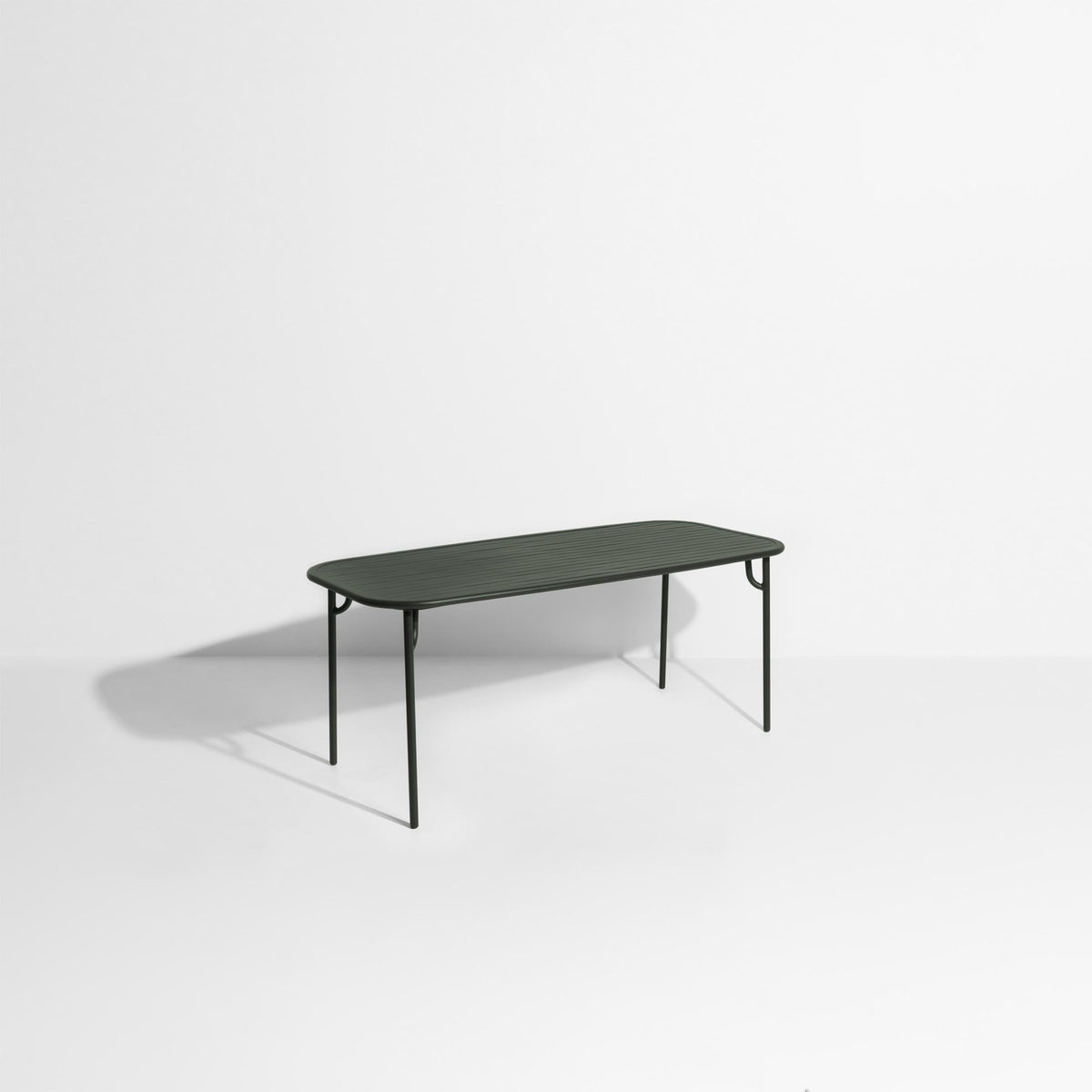 Week-End Tisch Medium in Green Glass präsentiert im Onlineshop von KAQTU Design AG. Gartentisch ist von Petite Friture