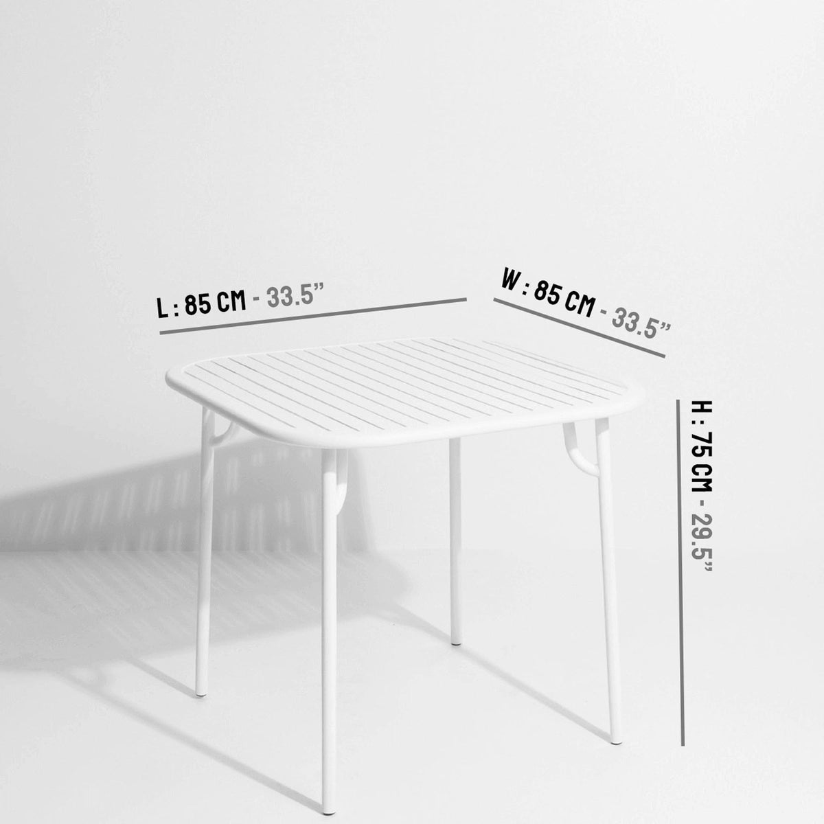 Week-End Tisch Small in White präsentiert im Onlineshop von KAQTU Design AG. Gartentisch ist von Petite Friture