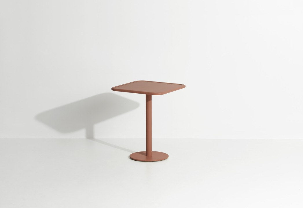 Week-End Dining Table in Terracotta präsentiert im Onlineshop von KAQTU Design AG. Gartentisch ist von Petite Friture