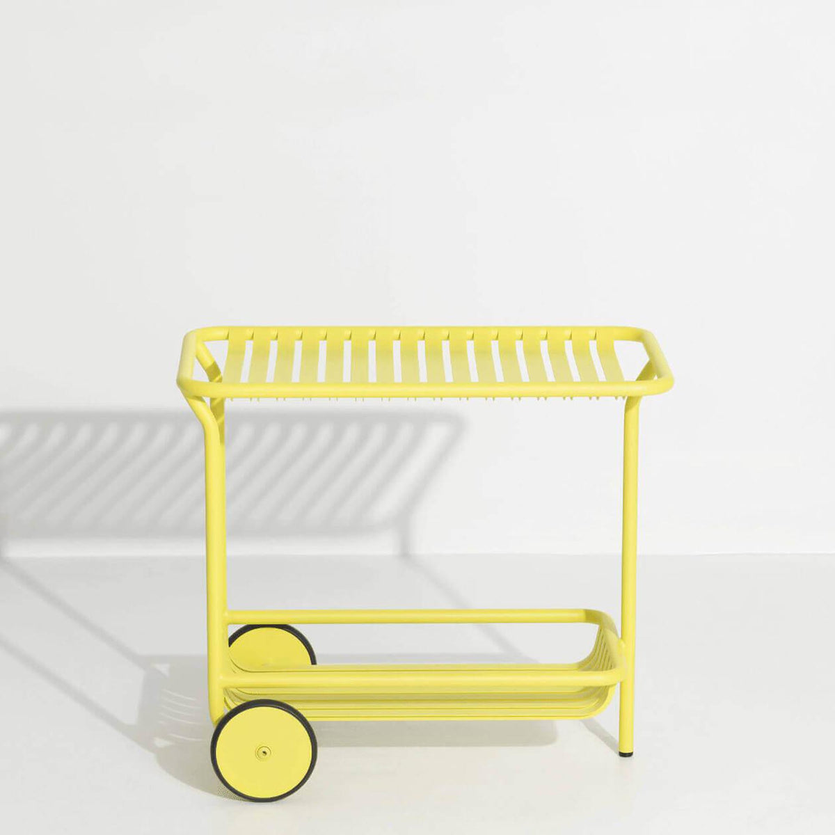 Week-End Trolley in Yellow präsentiert im Onlineshop von KAQTU Design AG. Beistelltisch Outdoor ist von Petite Friture