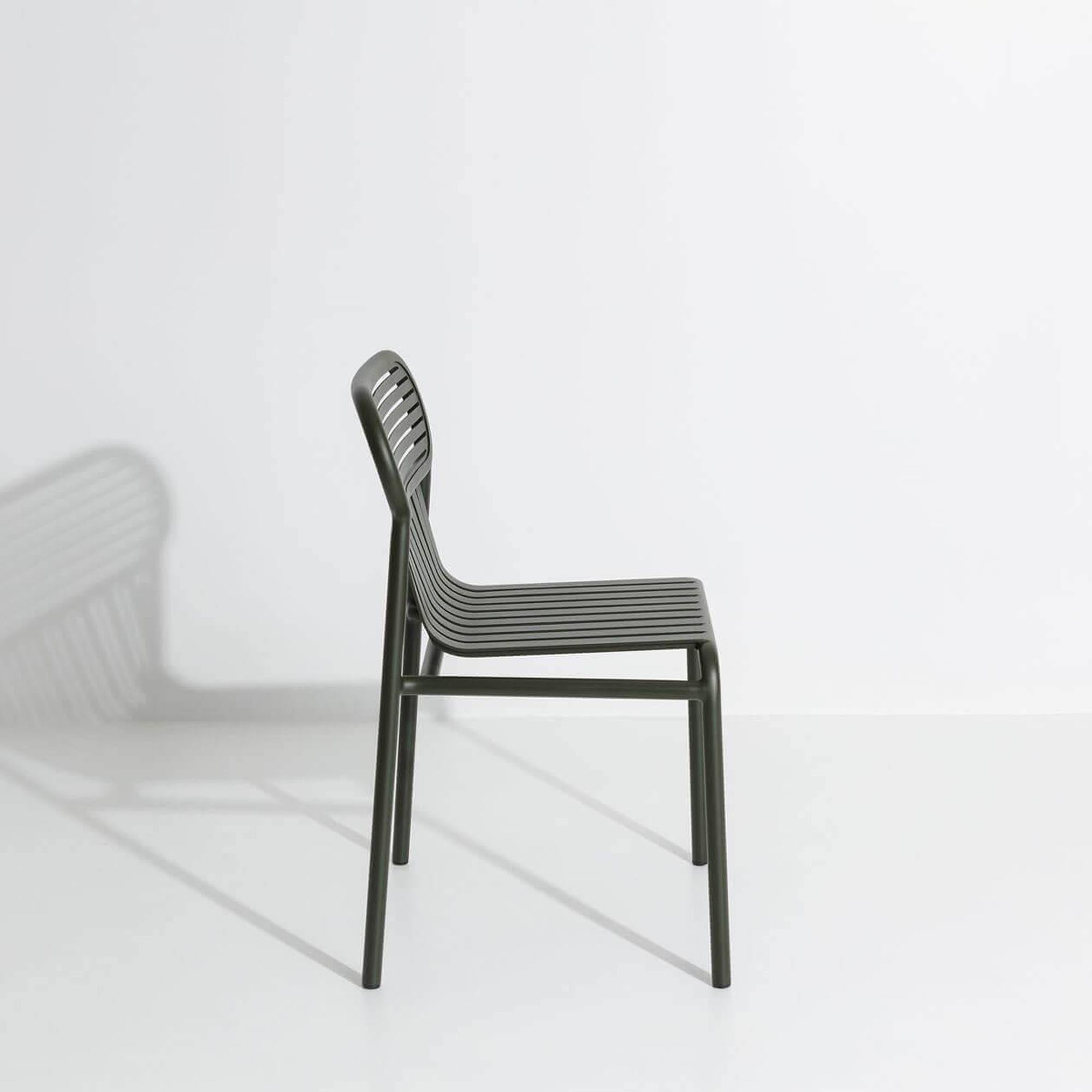 Modernes Design trifft Funktionalität: Week-End Gartenstuhl von Petite Friture.