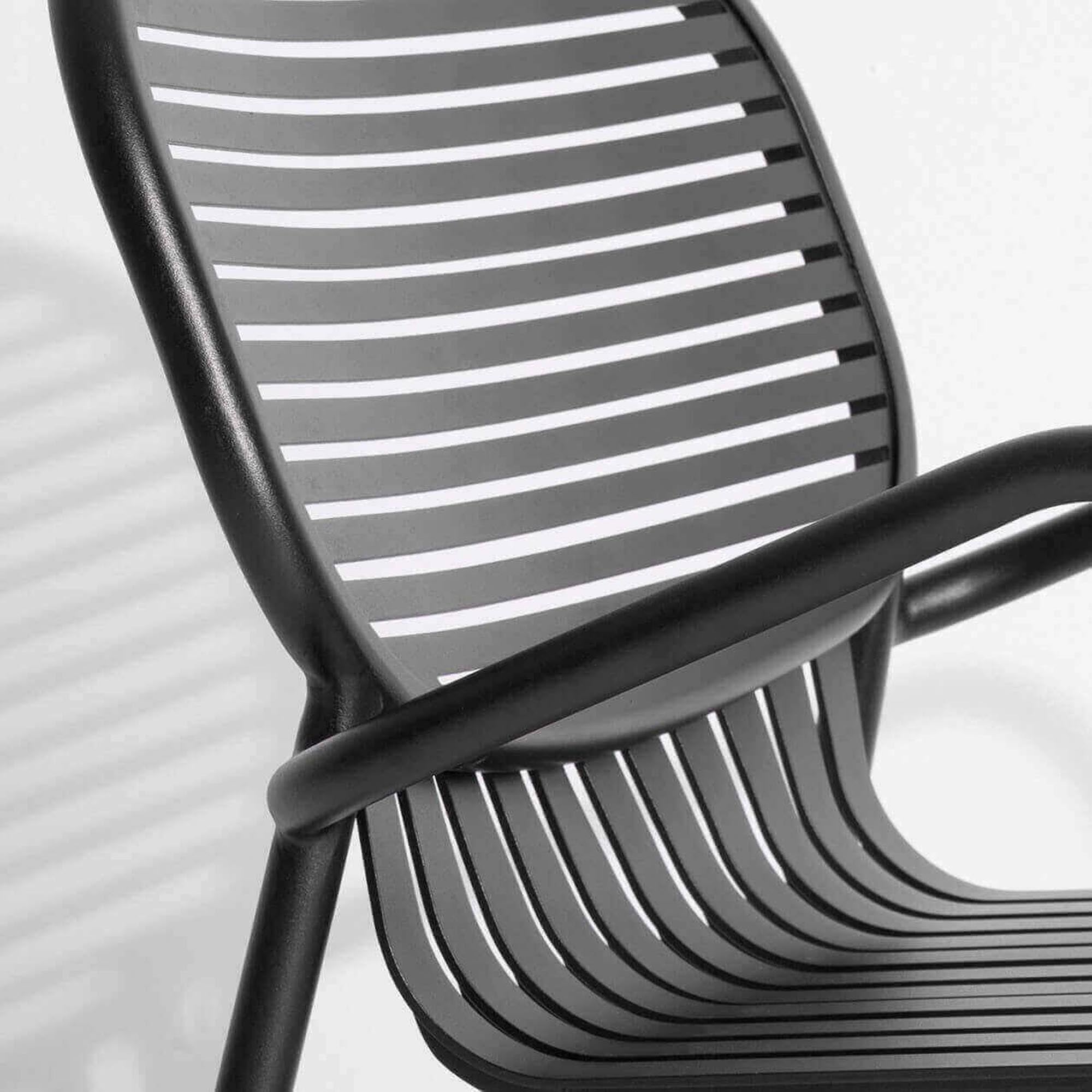 Stilvoller Week-End Lounger: Perfekte Entspannung im Freien geniessen.