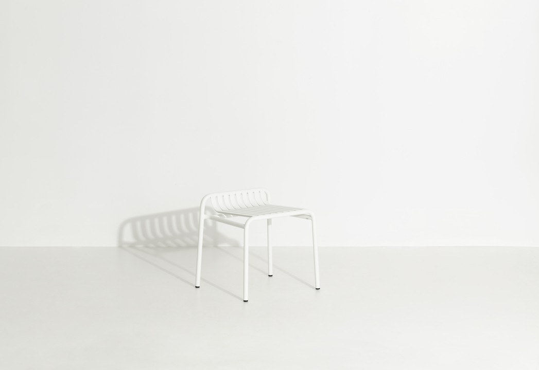 Week-End Gartenhocker in White präsentiert im Onlineshop von KAQTU Design AG. Hocker Outdoor ist von Petite Friture