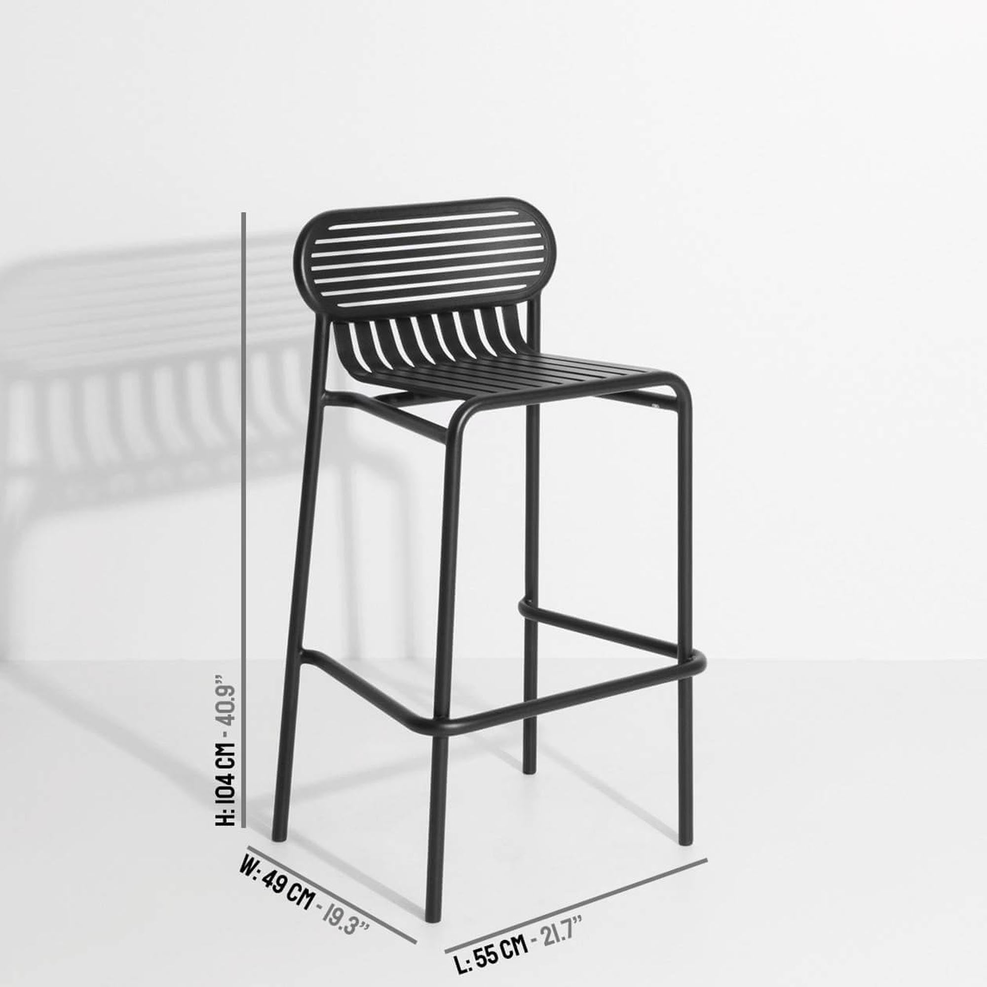 Stylischer Week-End Barhocker von Petite Friture, ideal für entspannte Stunden im Freien. Perfekte Kombination aus Design und Komfort.