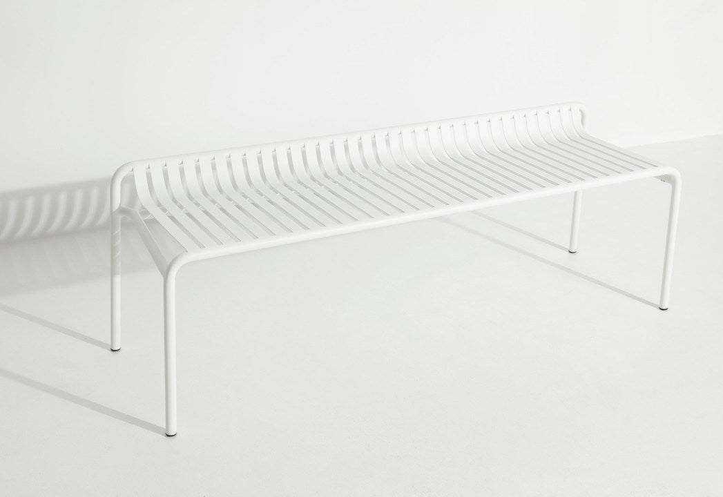 Week-End Gartenbank in White präsentiert im Onlineshop von KAQTU Design AG. Gartenbank ist von Petite Friture