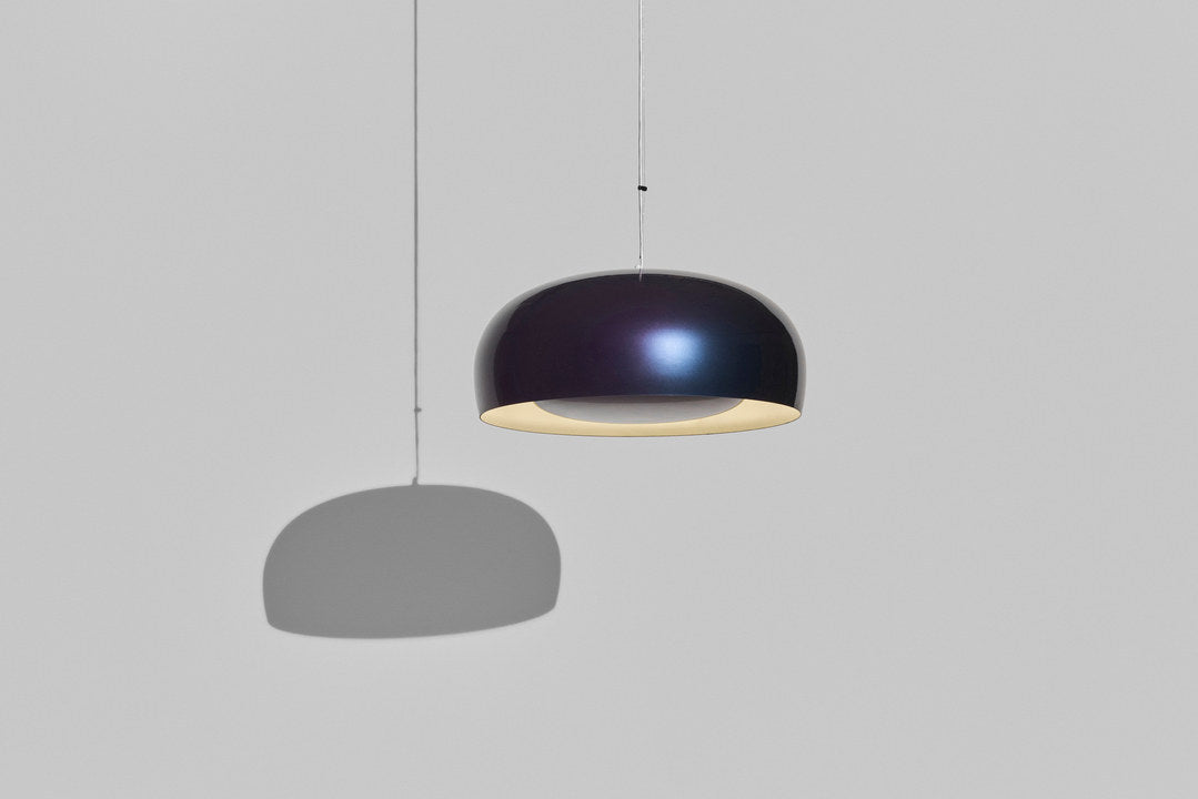Brush Pendellampe Large in Bettle präsentiert im Onlineshop von KAQTU Design AG. Pendelleuchte ist von Petite Friture