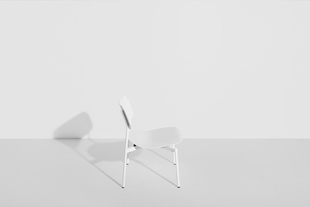 Fromme Lounge chair in Gold präsentiert im Onlineshop von KAQTU Design AG. Sessel mit Armlehnen ist von Petite Friture