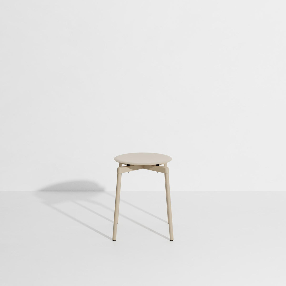 Fromme Barstuhl in Dune präsentiert im Onlineshop von KAQTU Design AG. Hocker Outdoor ist von Petite Friture