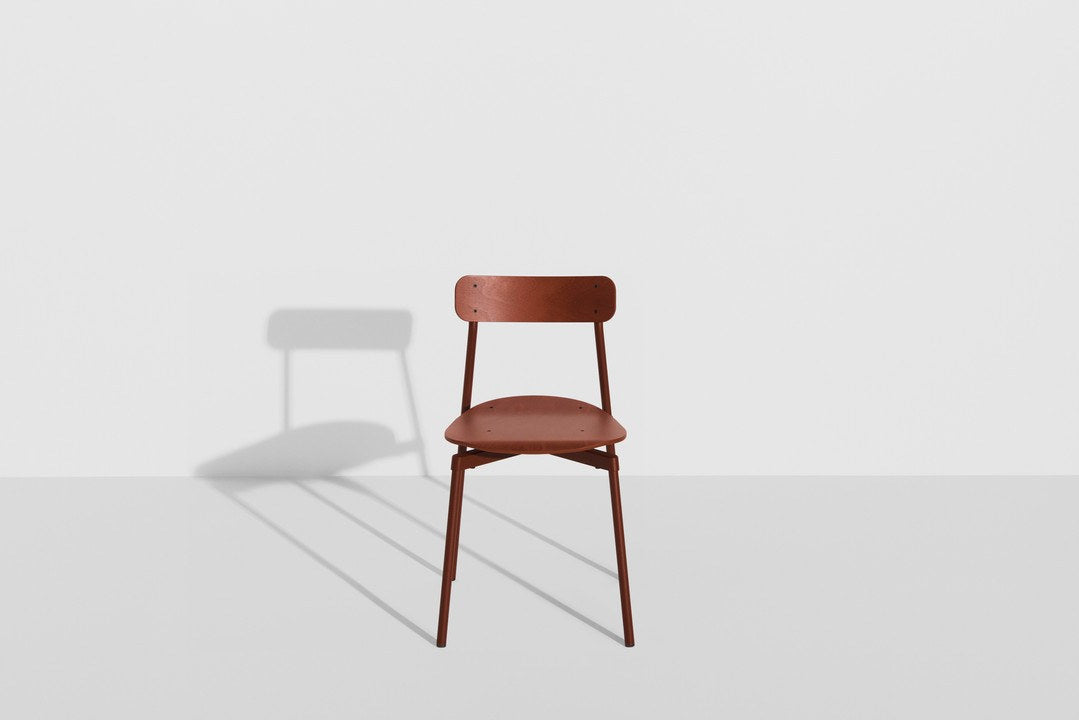 Fromme Wood Stuhl in Red Brown präsentiert im Onlineshop von KAQTU Design AG. Gartenstuhl ist von Petite Friture