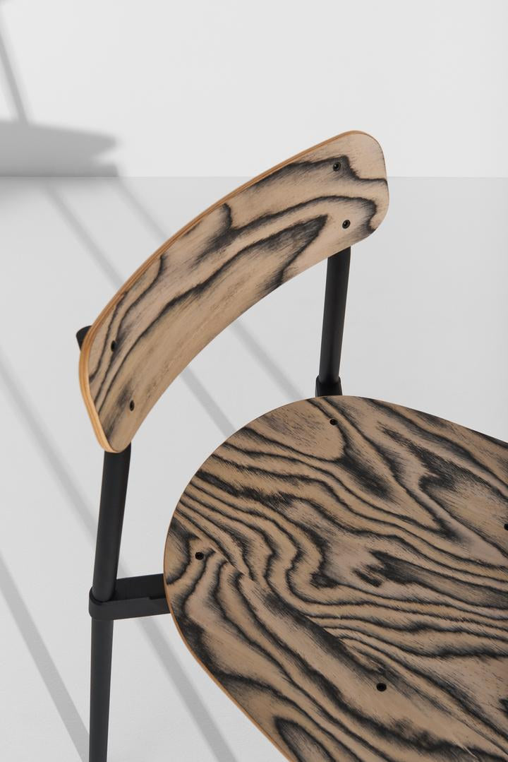 Fromme Wood Stuhl in Black with Alpi präsentiert im Onlineshop von KAQTU Design AG. Gartenstuhl ist von Petite Friture