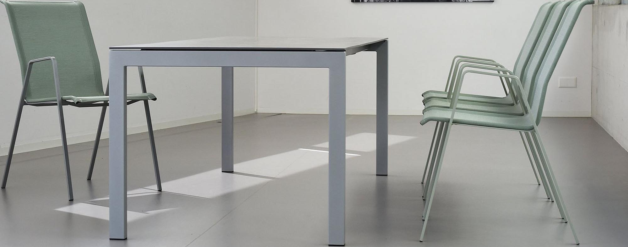Luzern Glasfaser-Gartentisch 160x90cm: wetterfest, robust, mit flexiblem Klapp- und Ausziehmechanismus, hitzebeständig, pflegeleicht und elegantes Design.