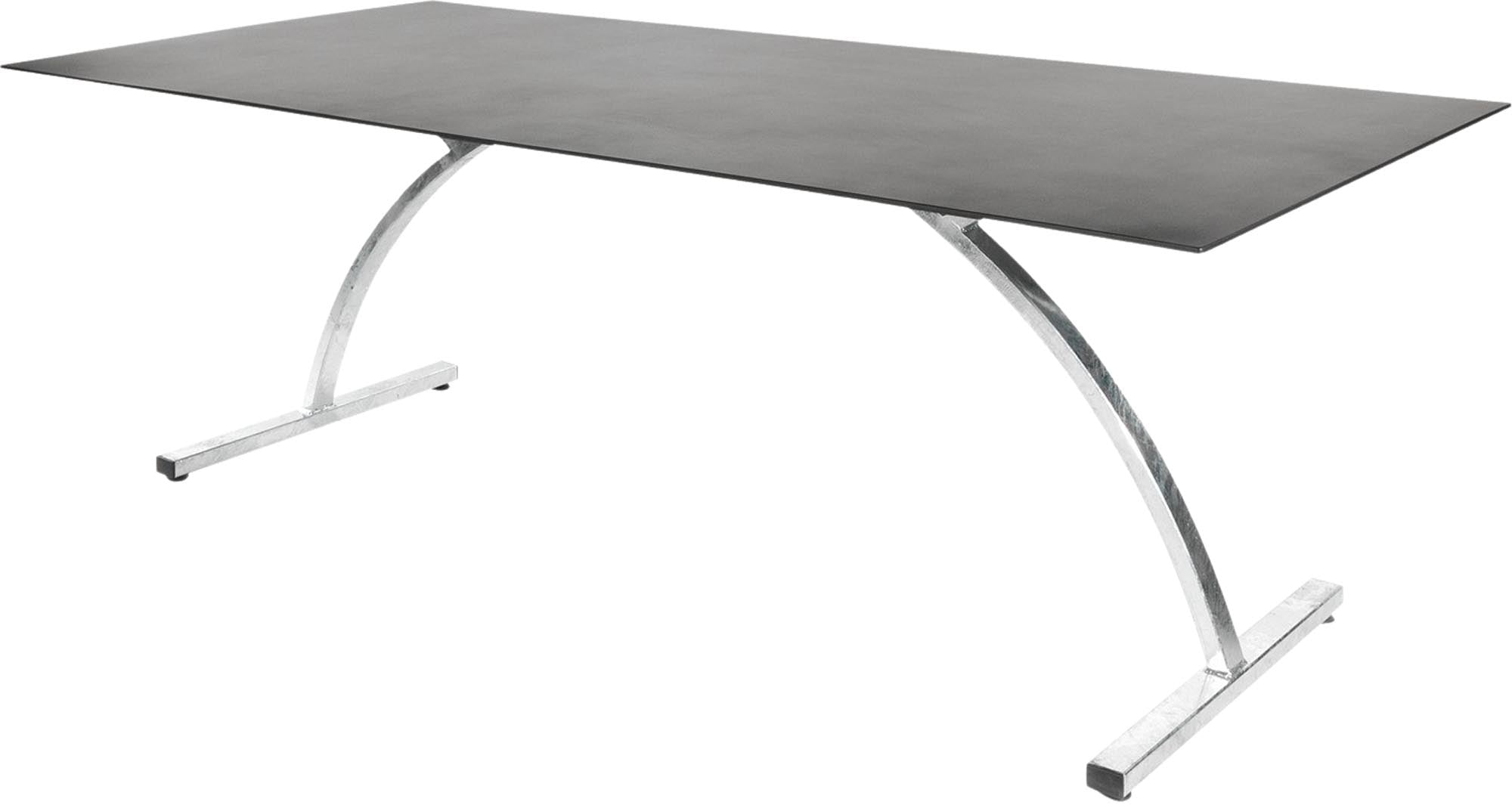 Entdecken Sie den Tisch Bernardino von Schaffner – ein elegantes Designstück aus Fiberglas, ideal für gesellige Stunden im Freien.