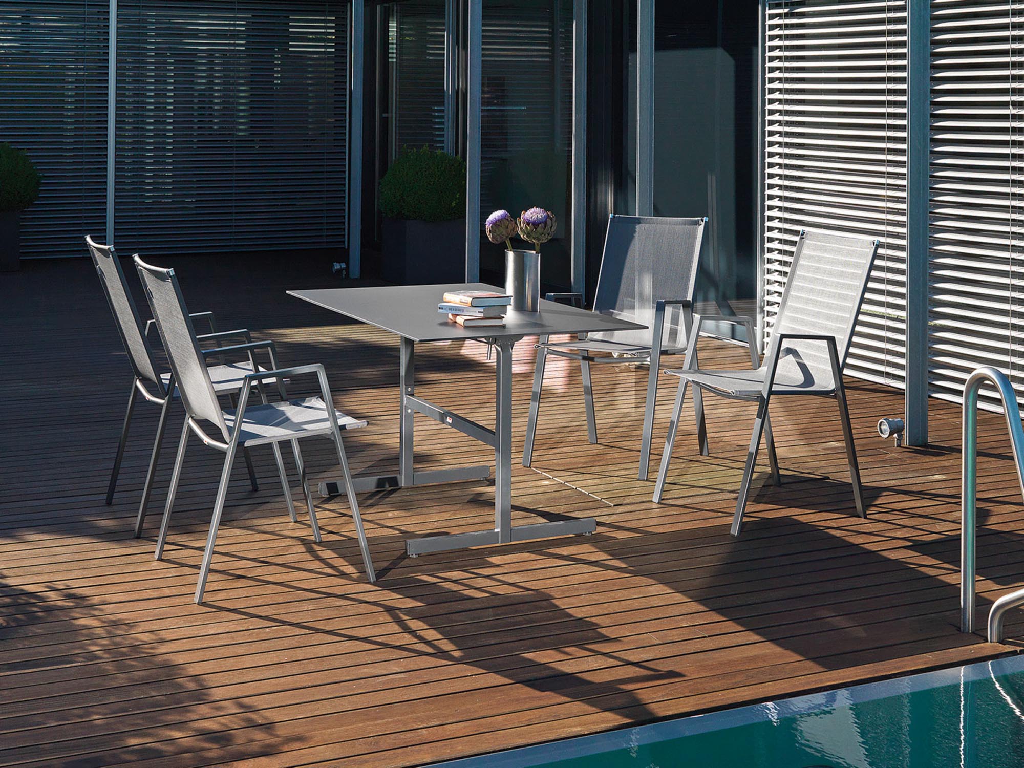 Luzern Glasfaser-Gartentisch Decor 160x90 klappbar in Graphit präsentiert im Onlineshop von KAQTU Design AG. Gartentisch ist von Schaffner