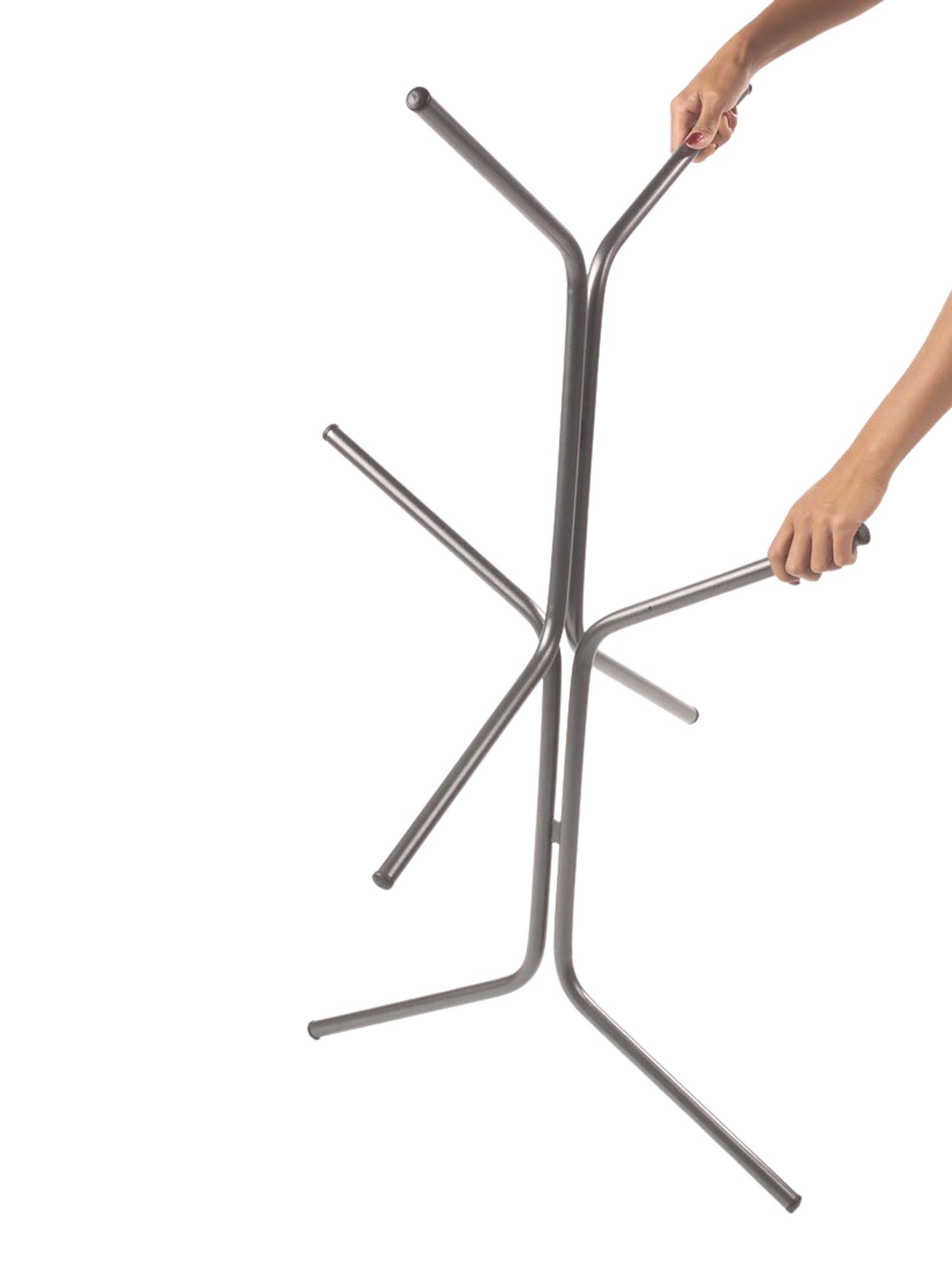 PIX Metall-Beistelltisch Outdoor ø54 / 54 in Alusilber präsentiert im Onlineshop von KAQTU Design AG. Beistelltisch Outdoor ist von Schaffner
