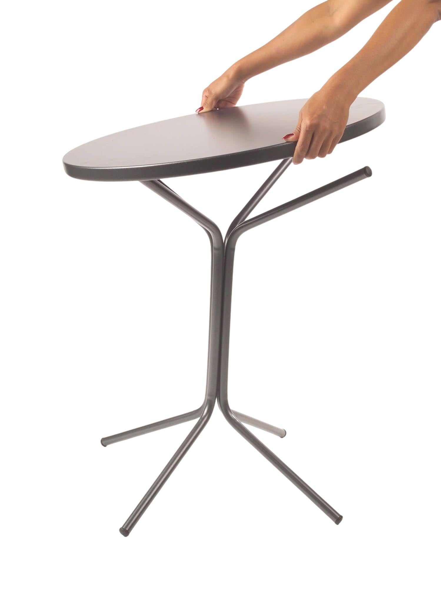 Robuster runder Beistelltisch Pix von Schaffner – ideal für Garten, Balkon und Camping. Praktisch, leicht und modern im Design.