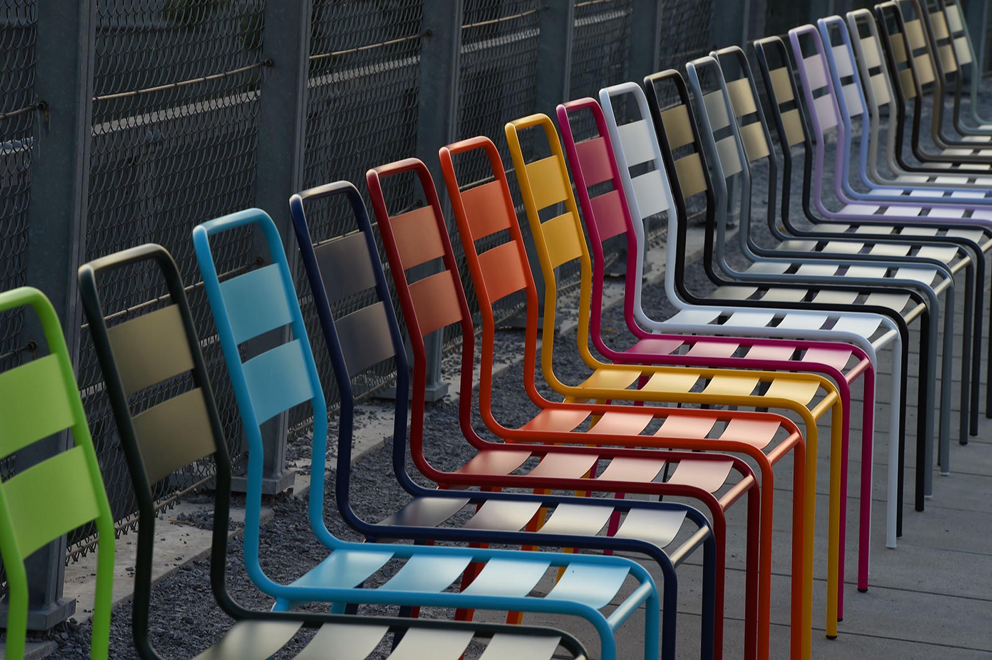 Entdecken Sie den Stuhl Glarus von Schaffner – stilvoll, langlebig und ideal für jedes Ambiente.