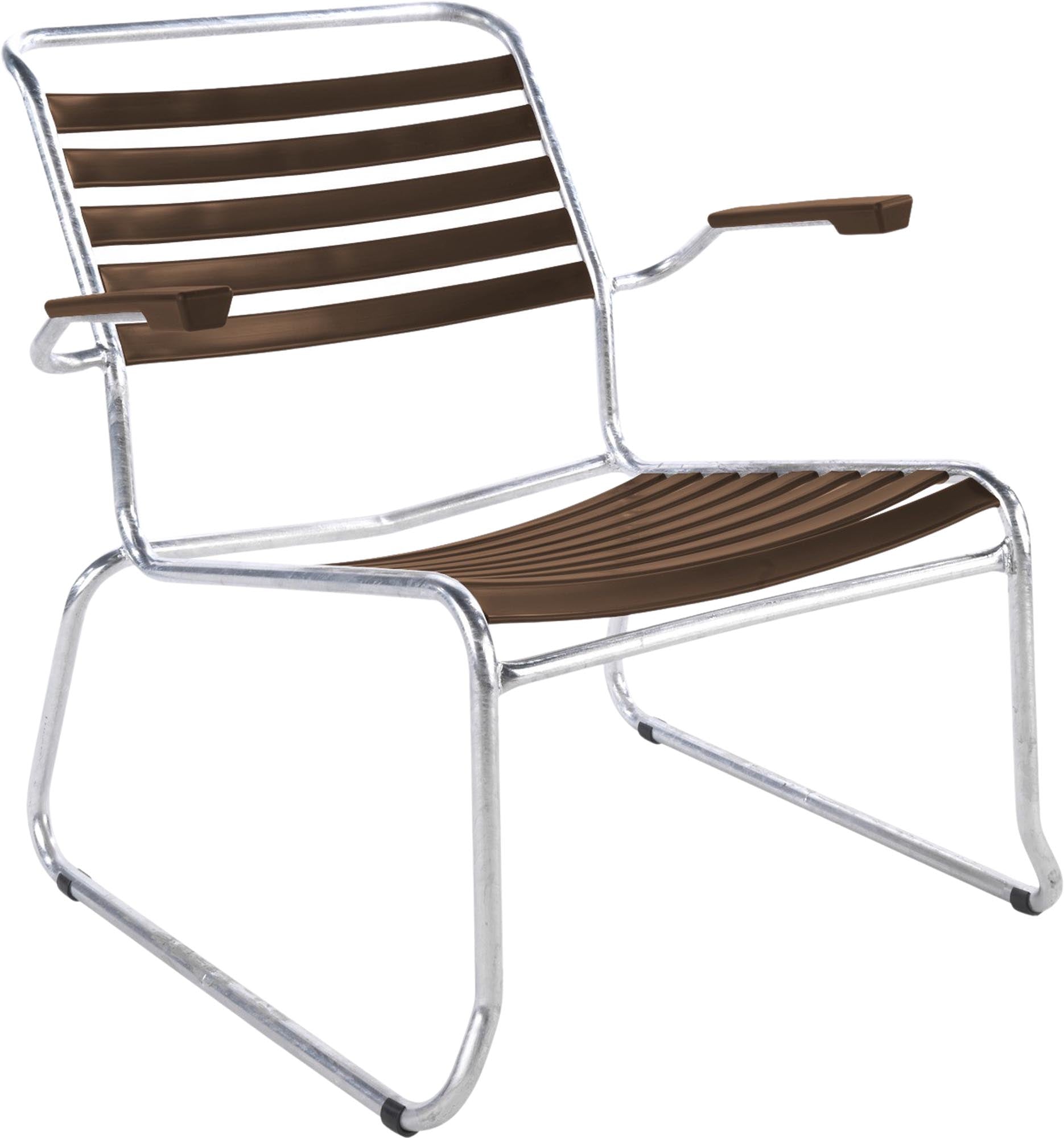 Stilvoller Kufen-Lounger «Säntis» mit Lättli-Armlehnen von Schaffner. Robust, wetterfest und ideal für Garten und Balkon.
