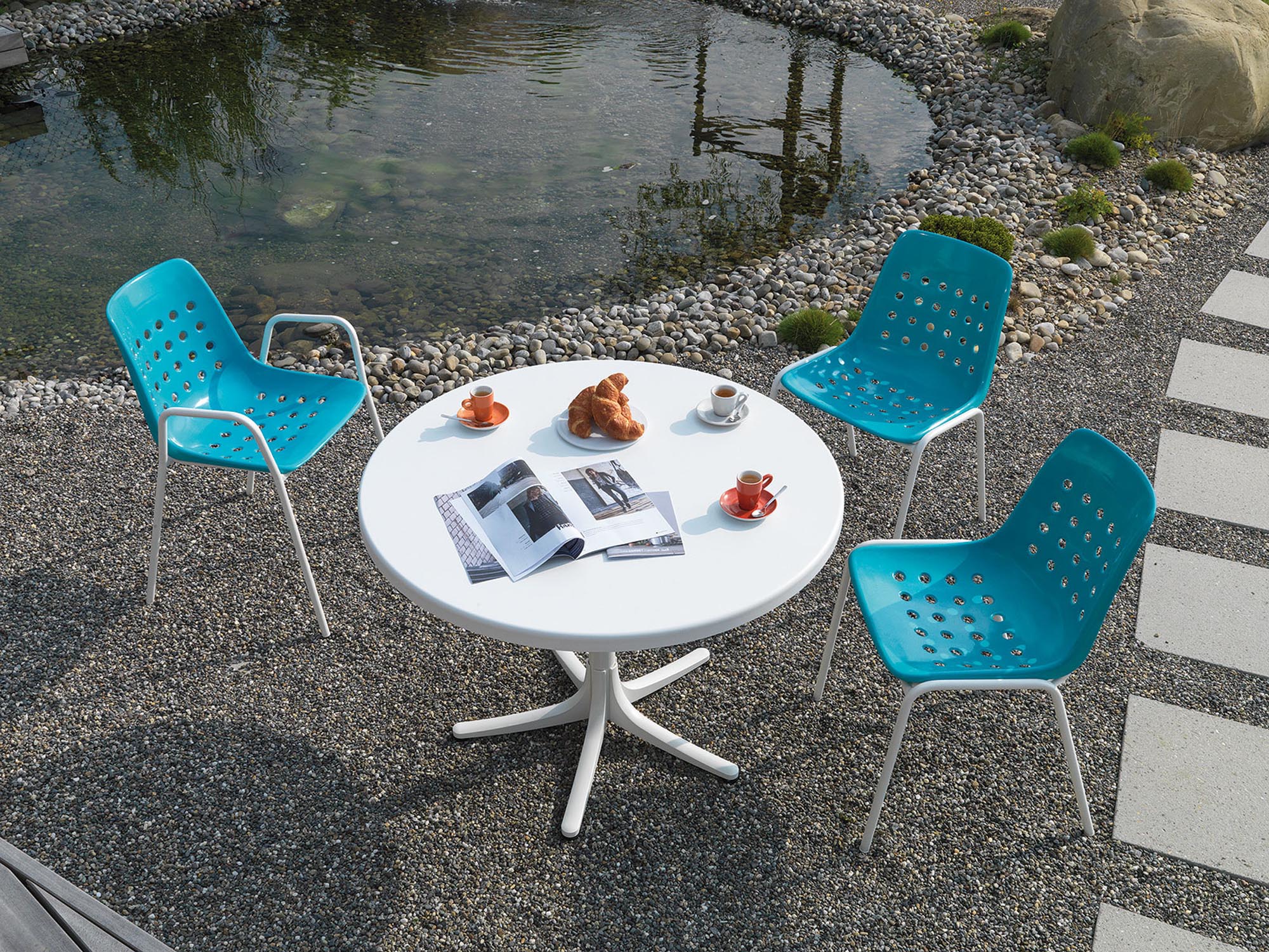 Bermuda Schalen-Gartenstuhl ohne Armlehne in Türkis präsentiert im Onlineshop von KAQTU Design AG. Gartenstuhl ist von Schaffner