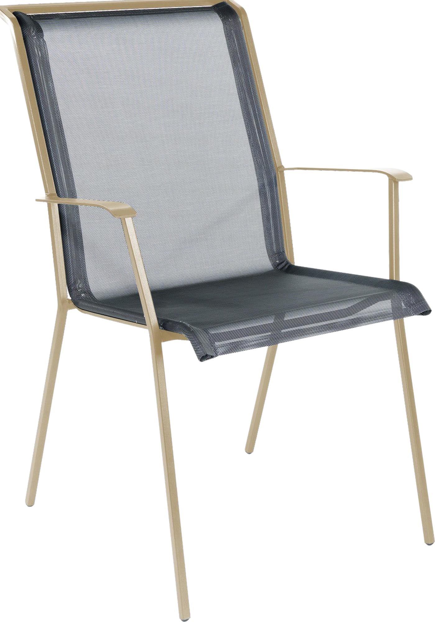 Erleben Sie den Matten-Sessel Chur von Schaffner – ein eleganter, stapelbarer Gartenstuhl mit langlebigem Batyline-Bezug und robustem Stahlgestell.