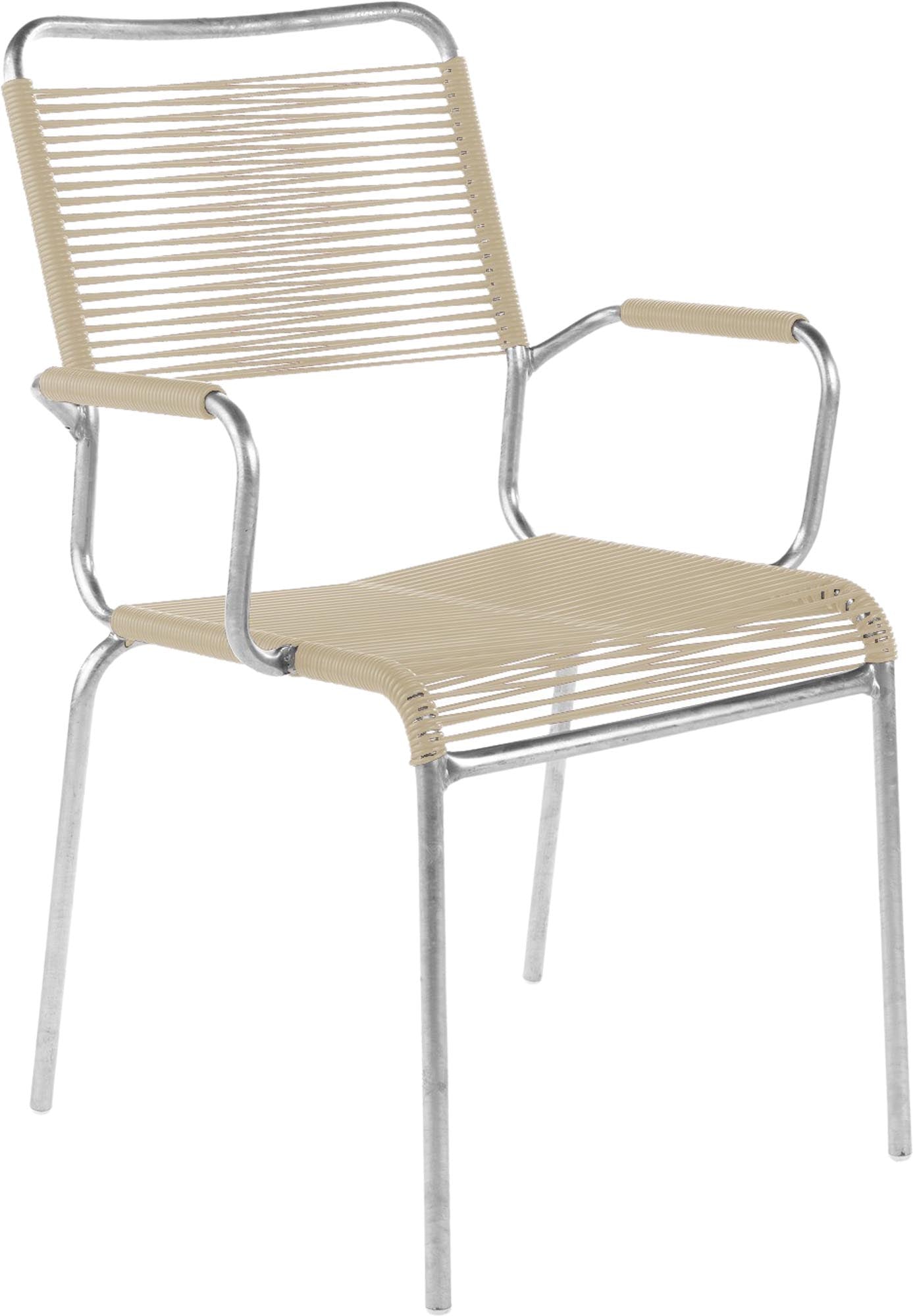 Rigi Spaghetti-Gartenstuhl mit Armlehne Comfort in Pastellsand präsentiert im Onlineshop von KAQTU Design AG. Gartenstuhl mit Armlehnen ist von Schaffner