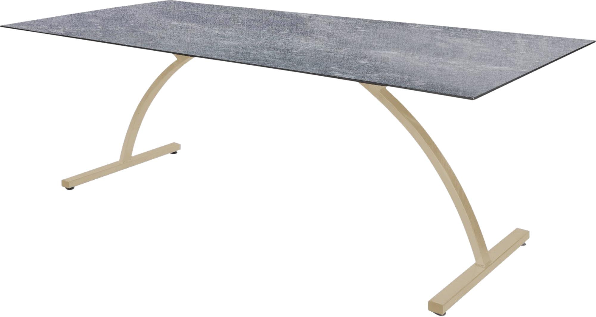 Bernardino Gartentisch aus Glasfaser 220x100 klappbar in Beton präsentiert im Onlineshop von KAQTU Design AG. Gartentisch ist von Schaffner