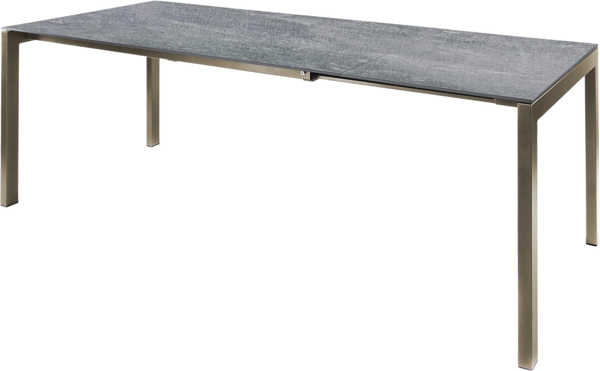 Luzern Glasfaser-Gartentisch 160/220x90 ausziehbar in Beton präsentiert im Onlineshop von KAQTU Design AG. Gartentisch ist von Schaffner