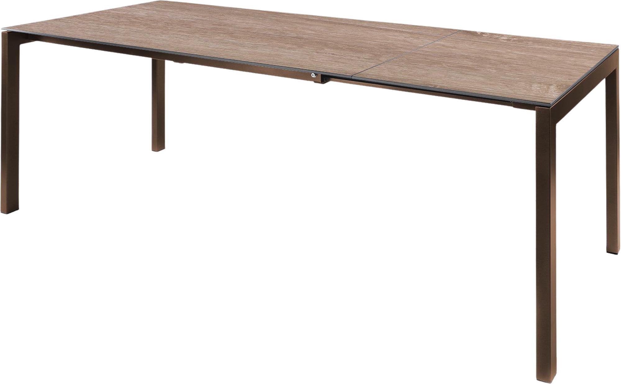 Entdecken Sie den eleganten Fiberglastisch Luzern von Schaffner, ausziehbar bis 280 cm – ideal für gesellige Anlässe im Freien.