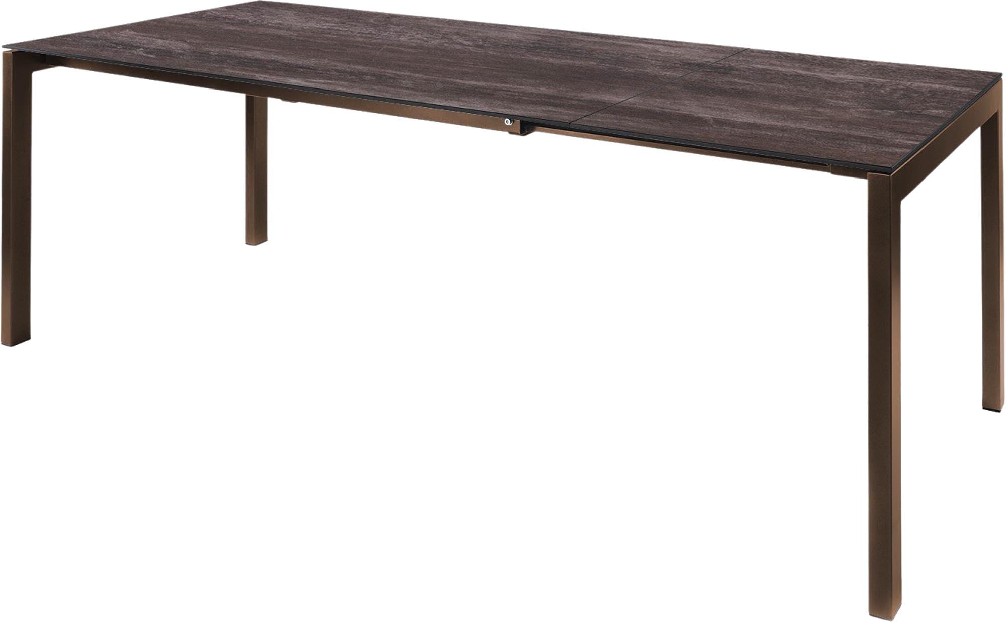 Eleganter und robuster Fiberglastisch Luzern, ausziehbar von 140 auf 200 cm, ideal für gesellige Gartenmomente.