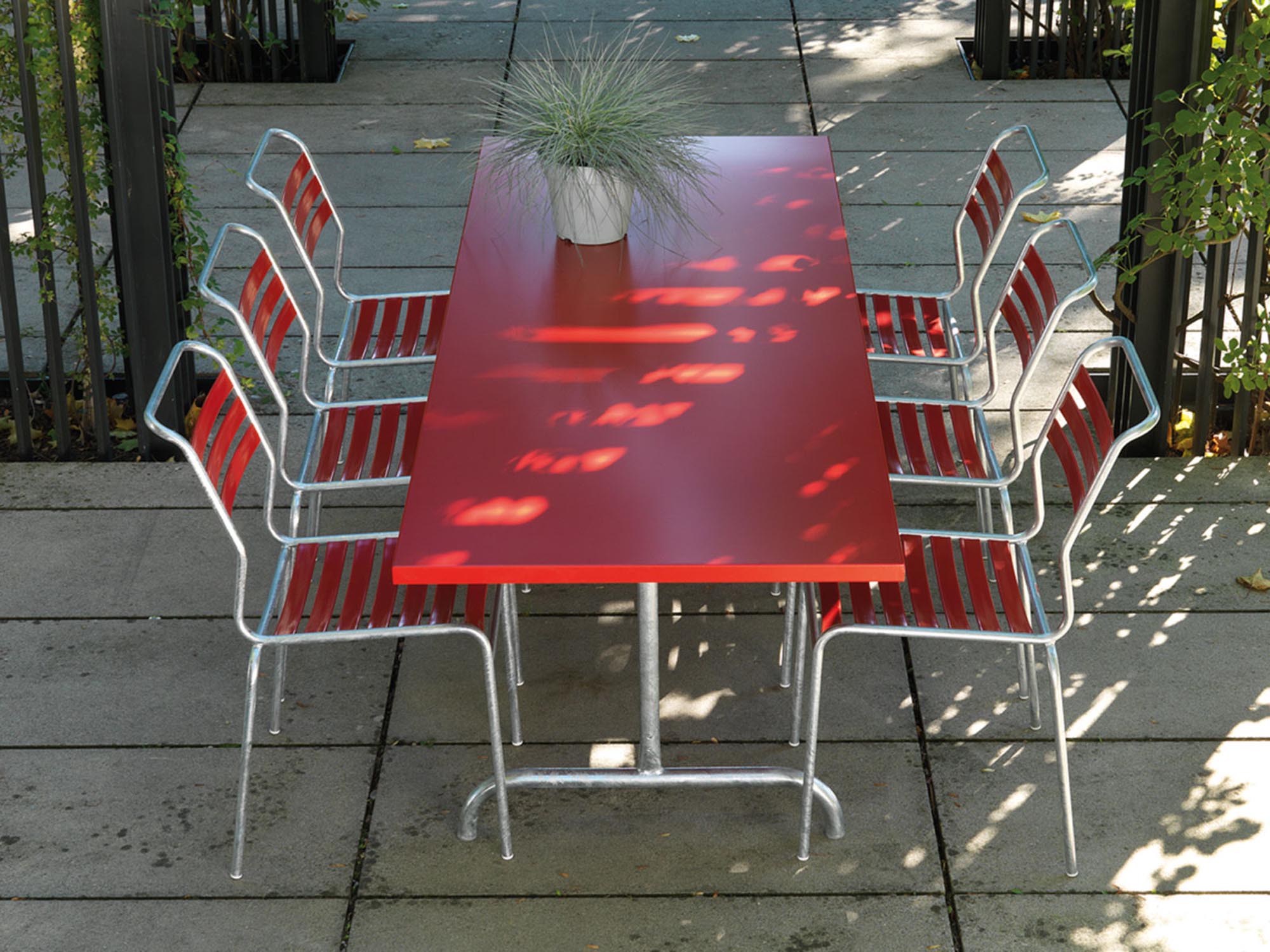 Säntis Metall-Gartentisch 240x90 klappbar in Rot präsentiert im Onlineshop von KAQTU Design AG. Gartentisch ist von Schaffner