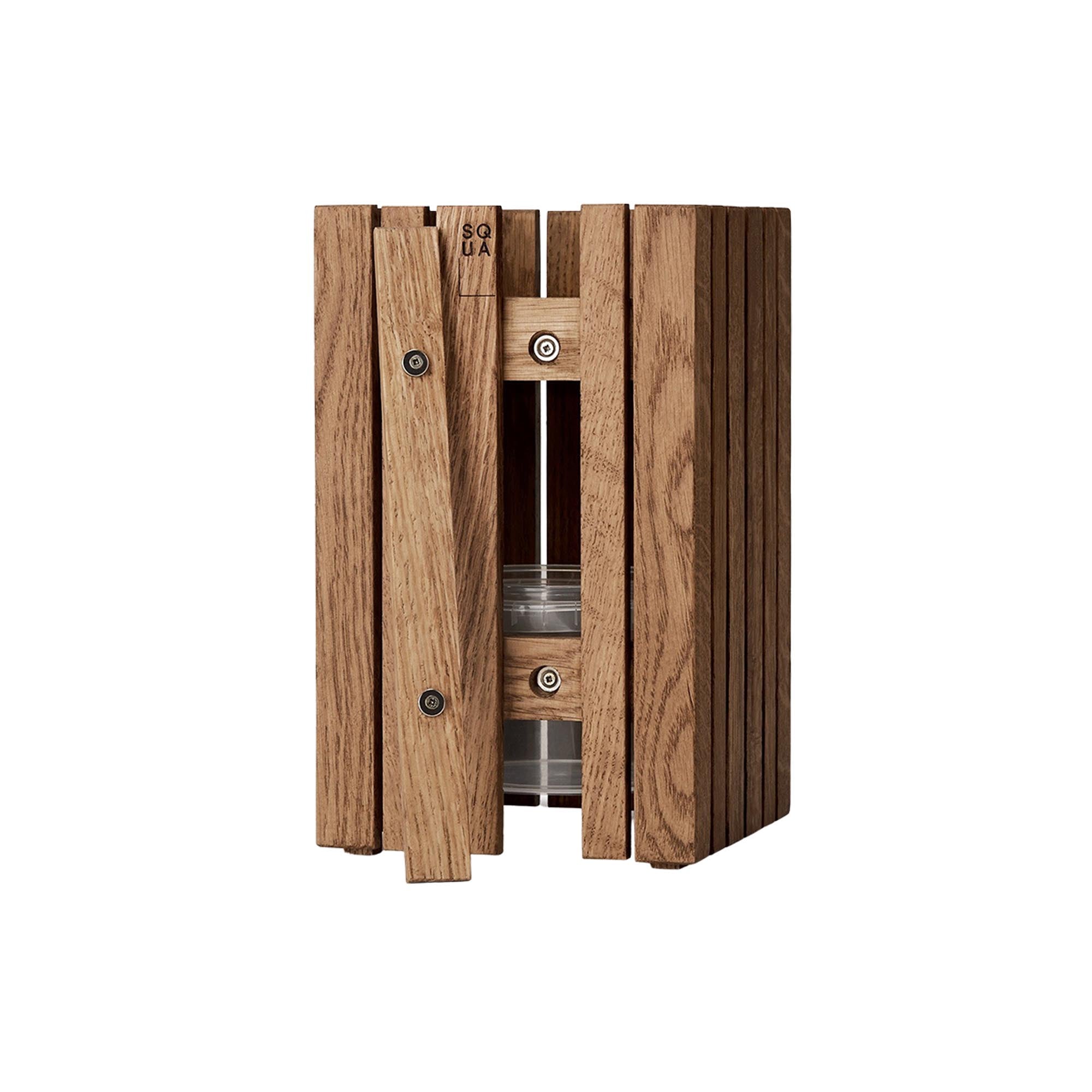 Stilvolles Pflanzgefäss mit innovativer Selbstbewässerungstechnik.