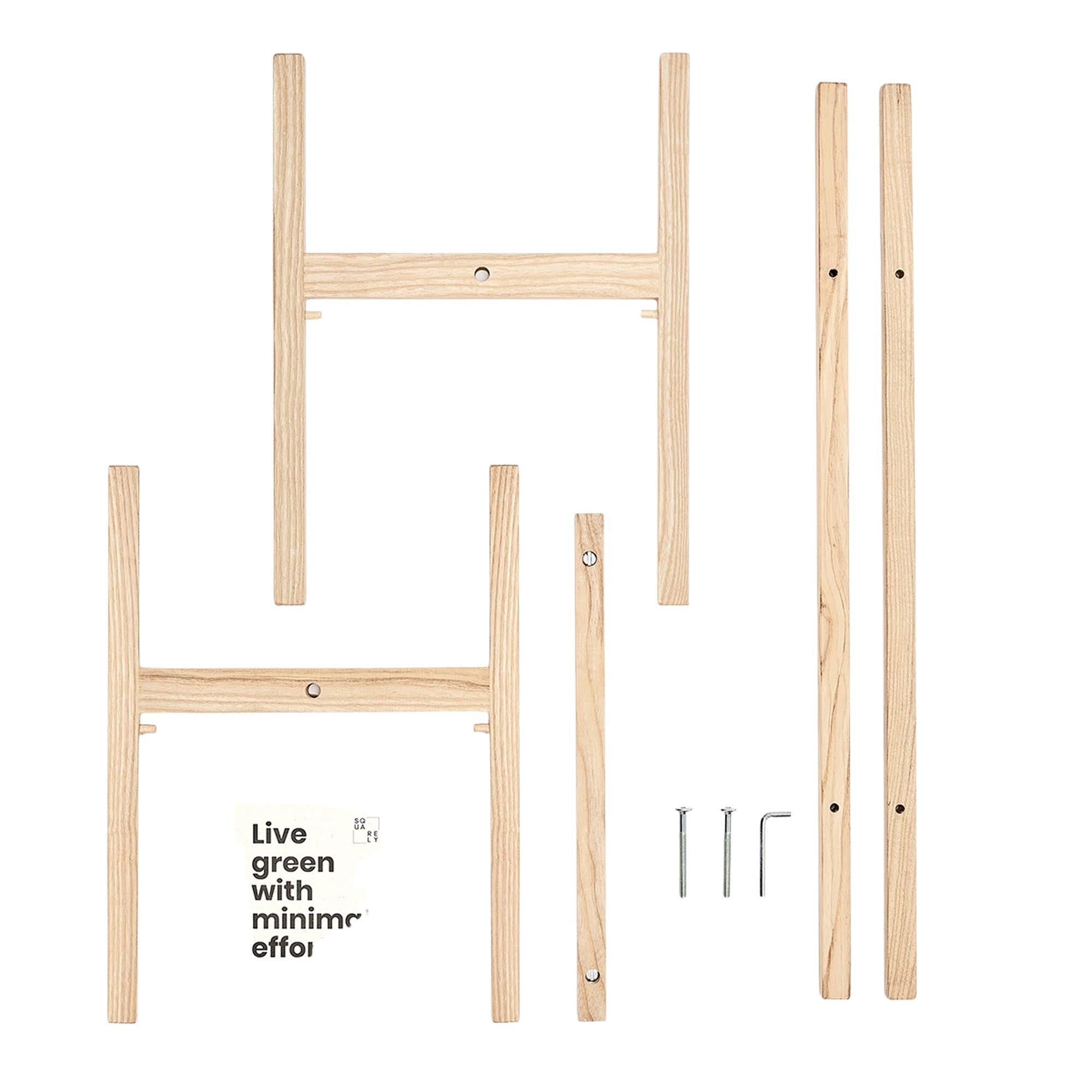 Entdecken Sie den StandWide für GrowWIDE von Squarely Copenhagen: Stilvolles Pflanzgefäß aus edler Eiche, perfekt für Ihr Zuhause und den Balkon.