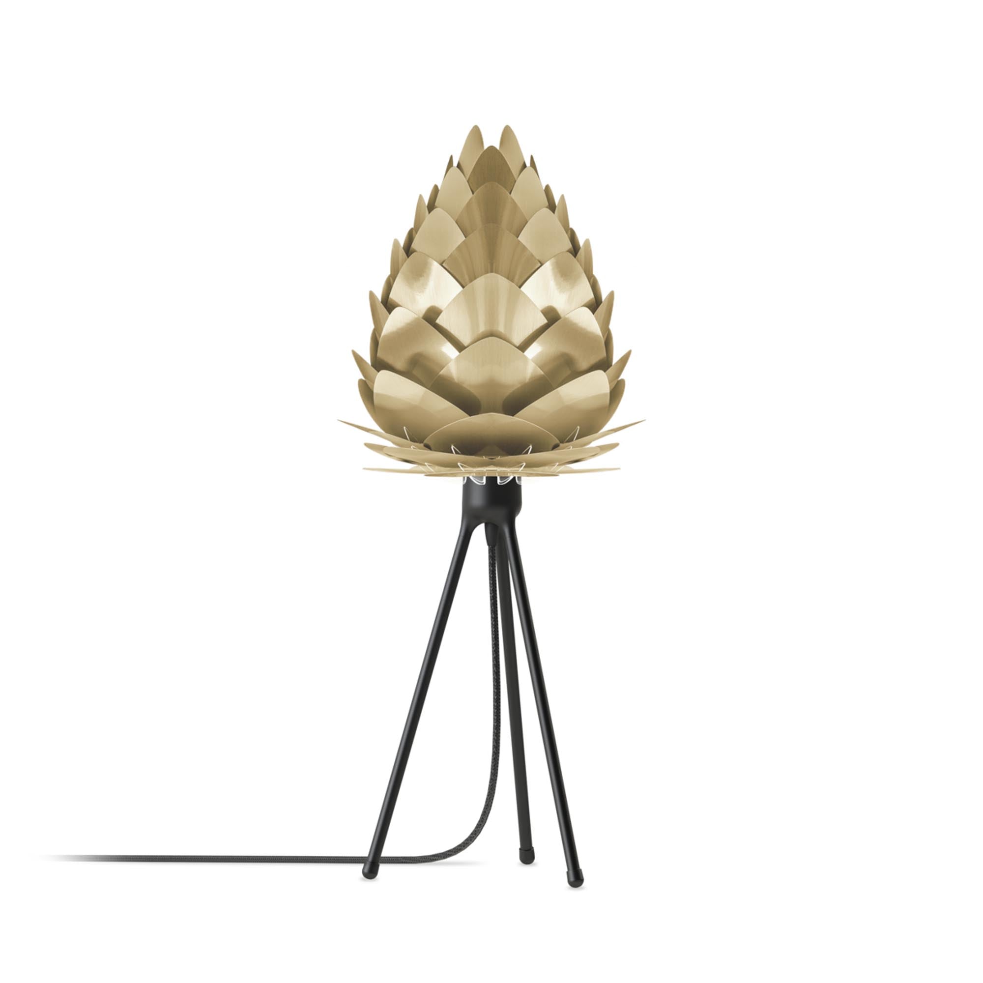 Entdecken Sie die Conia mini Pendelleuchte von Umage – ein elegantes Design-Highlight, das skandinavische Ästhetik in Ihr Zuhause bringt.