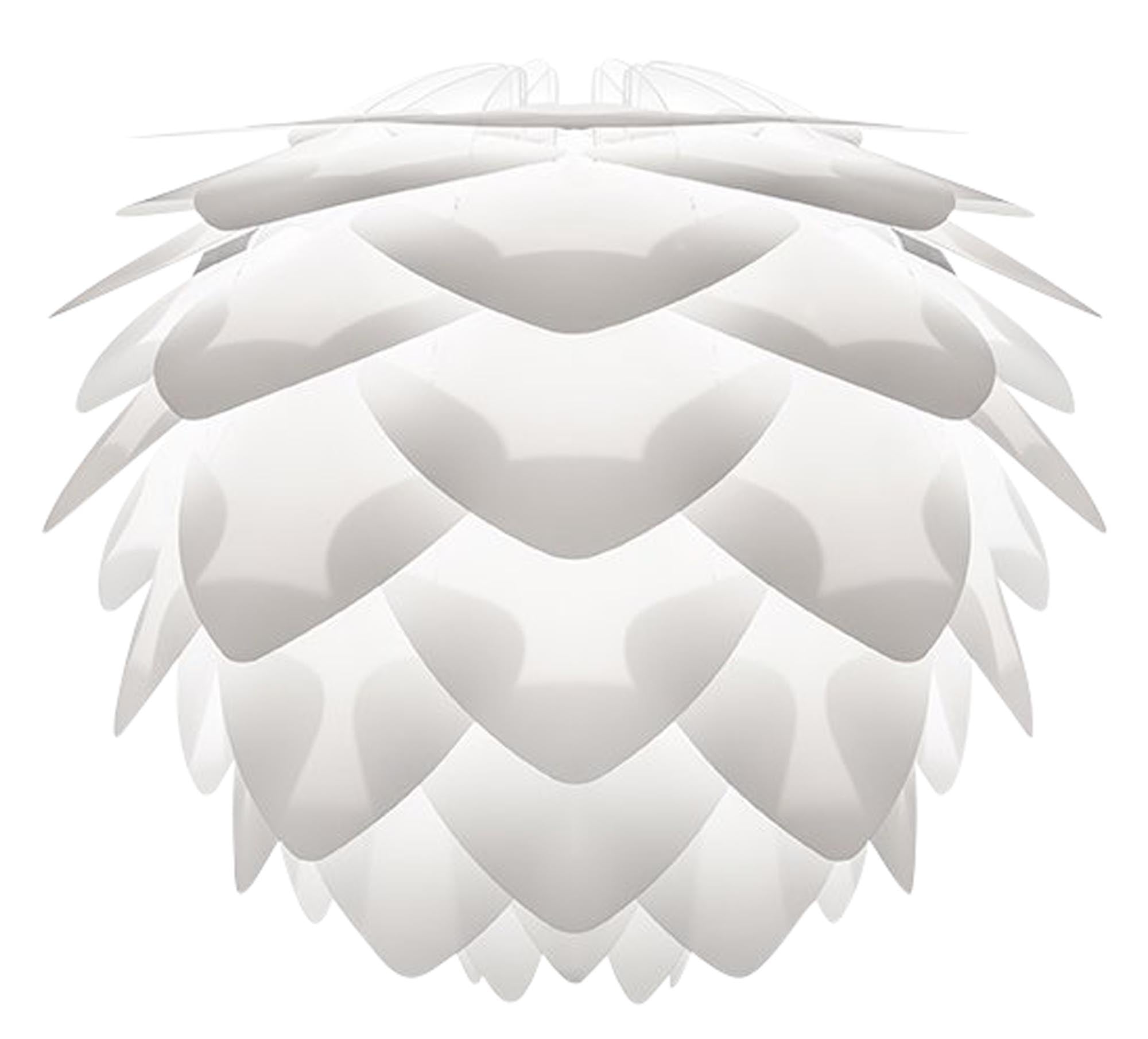 Die Silvia mini von Umage: Elegantes, skandinavisches Design mit organischen Lamellen aus Polycarbonat. Perfekt für stilvolle Akzente.