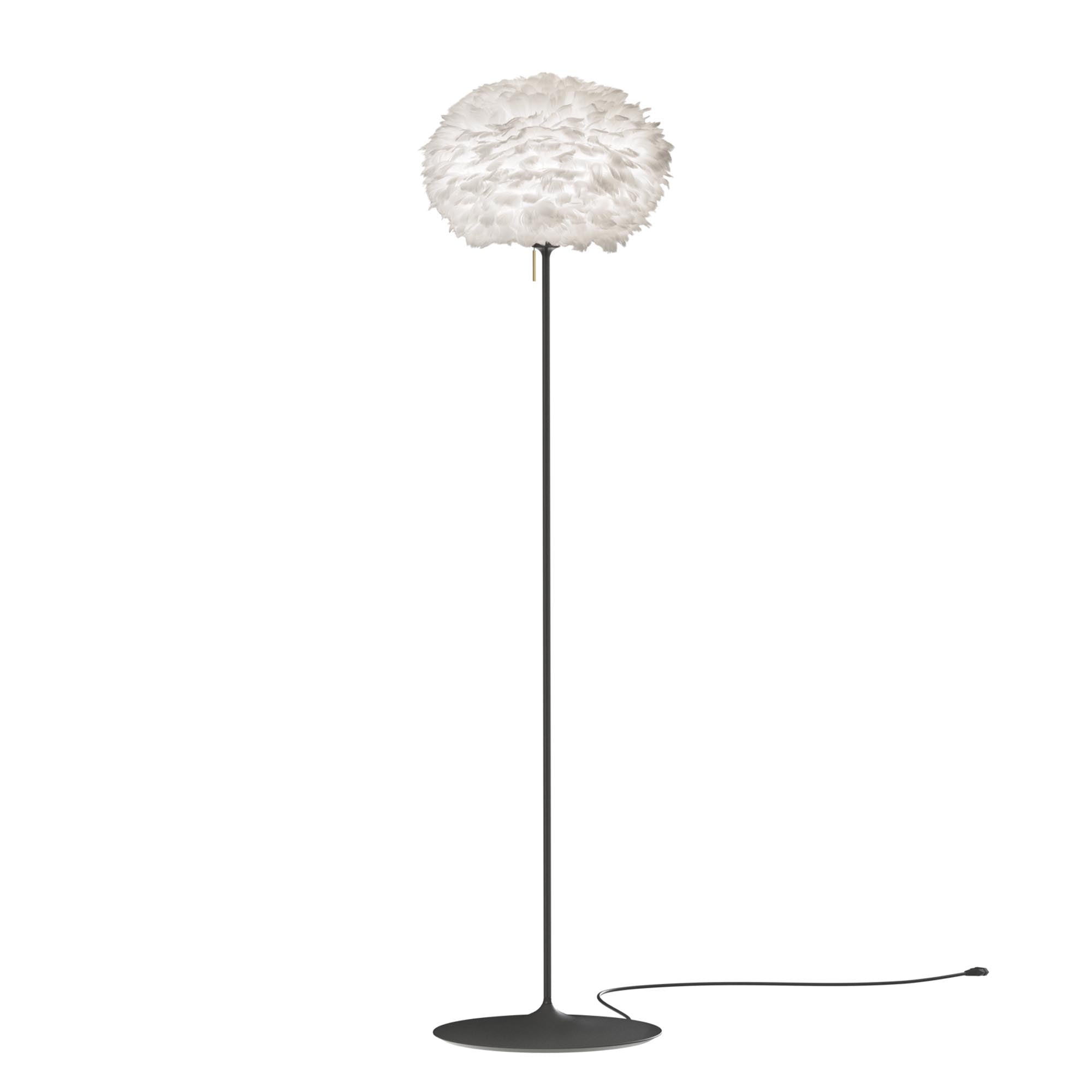 Elegante Eos Medium Lampe von Umage: Handverlesene Gänsefedern, weiches Licht, minimalistisches Design, ideal für jeden Raum.