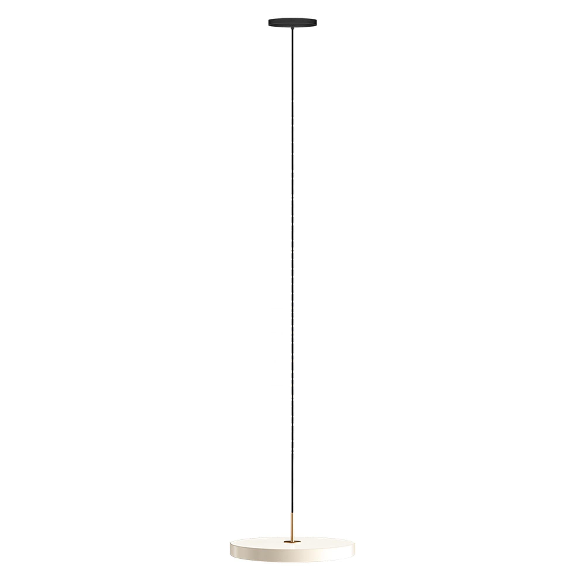Asteria Pendelleuchte von Umage: Elegante Lichtquelle, die stilvolle Akzente setzt und jeden Raum mit ihrem modernen Flair bereichert.