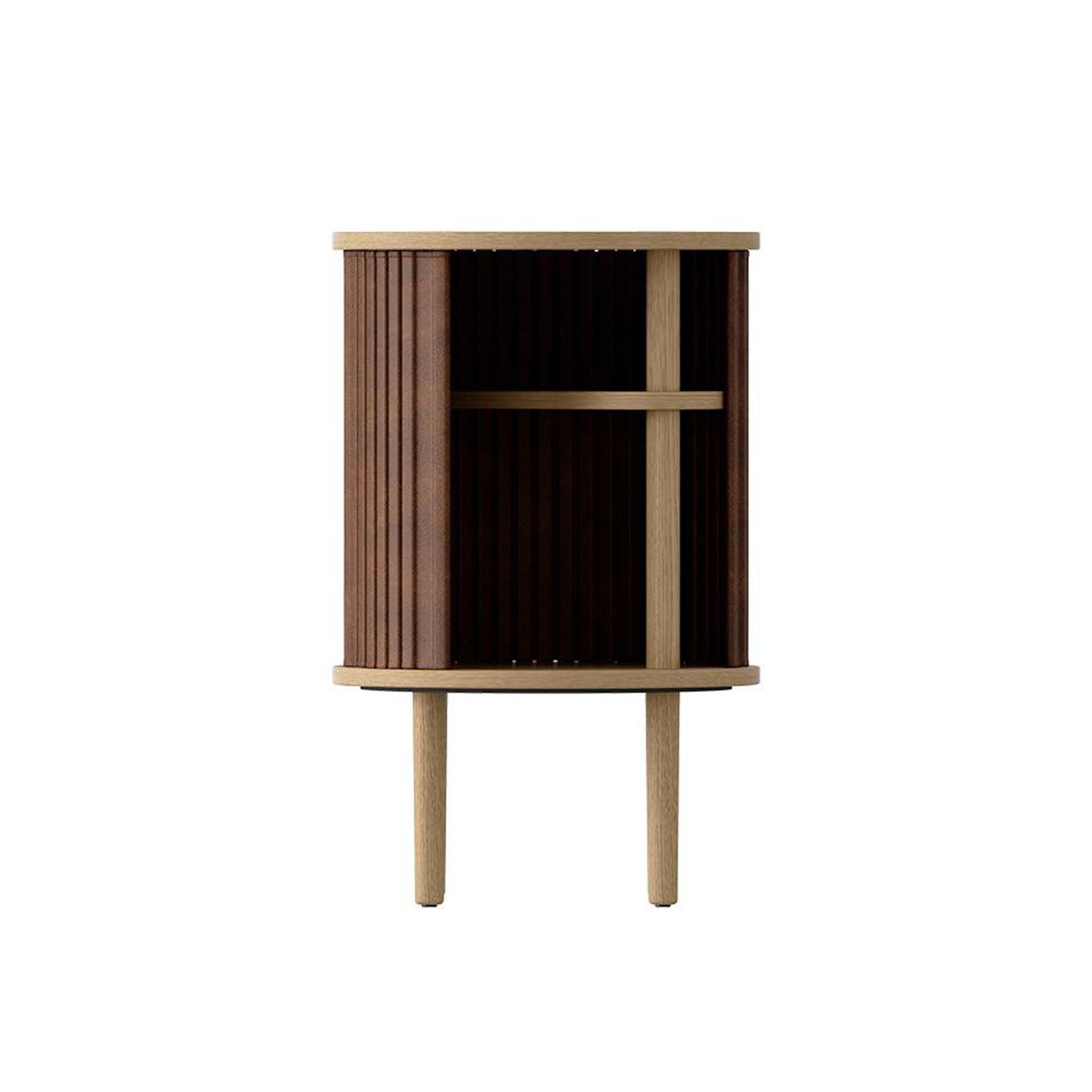 Entdecken Sie das stilvolle Audacious Sideboard Mini von Umage – ein elegantes Möbelstück, das Funktionalität und modernes Design vereint.