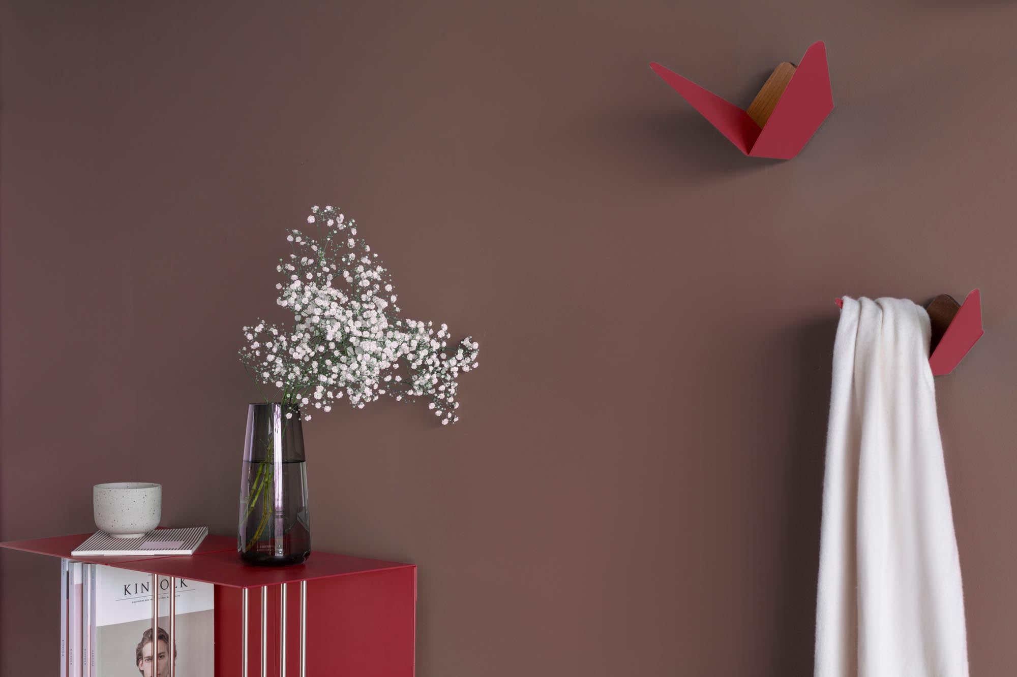 Umage Butterflies: Elegante, mittelgroße Kleiderhaken, die Funktionalität und Design harmonisch vereinen und jeden Raum aufwerten.