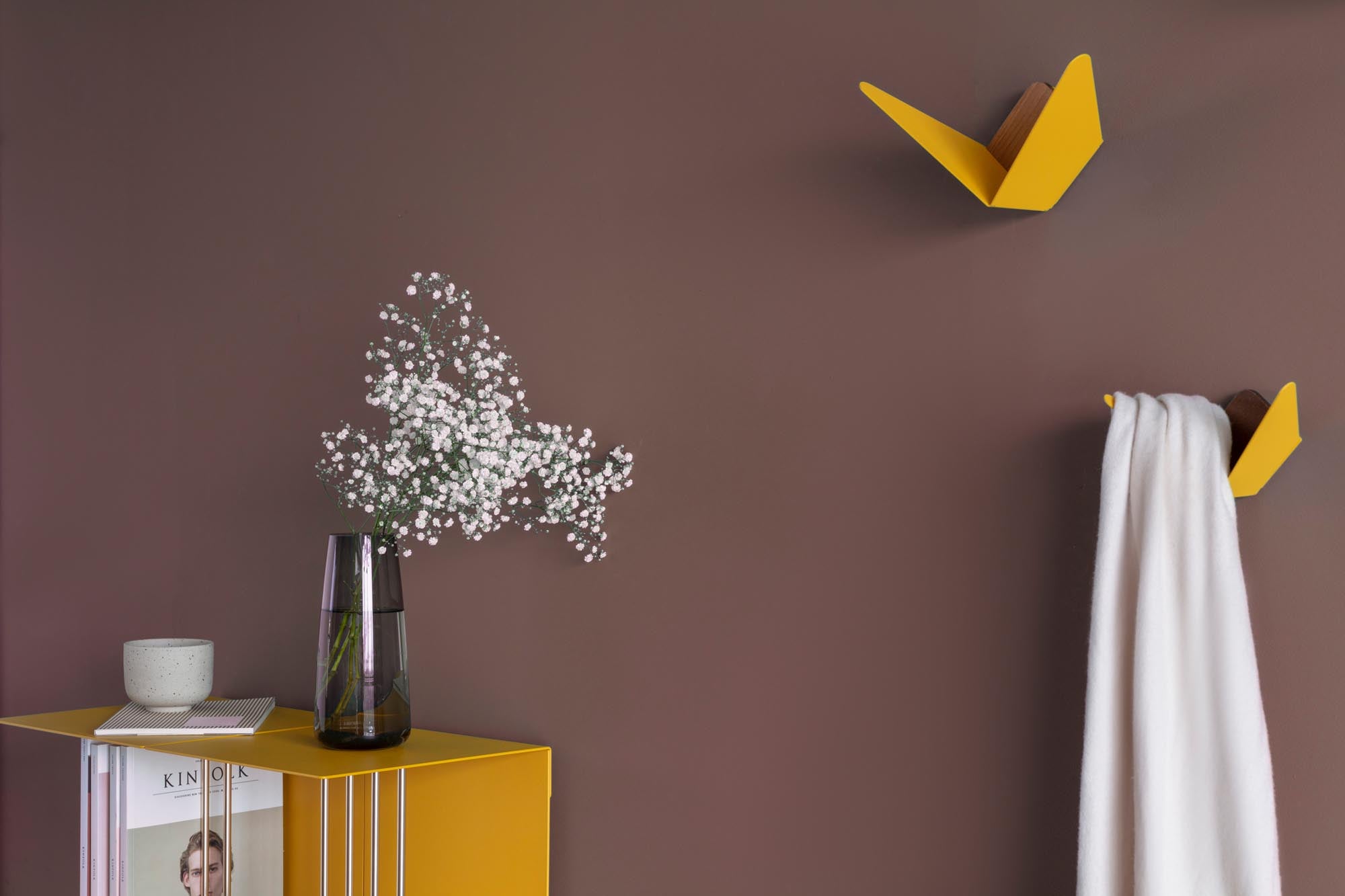 Entdecken Sie die Umage Butterflies, stilvolle Kleiderhaken im skandinavischen Design, die Funktionalität und Eleganz vereinen.