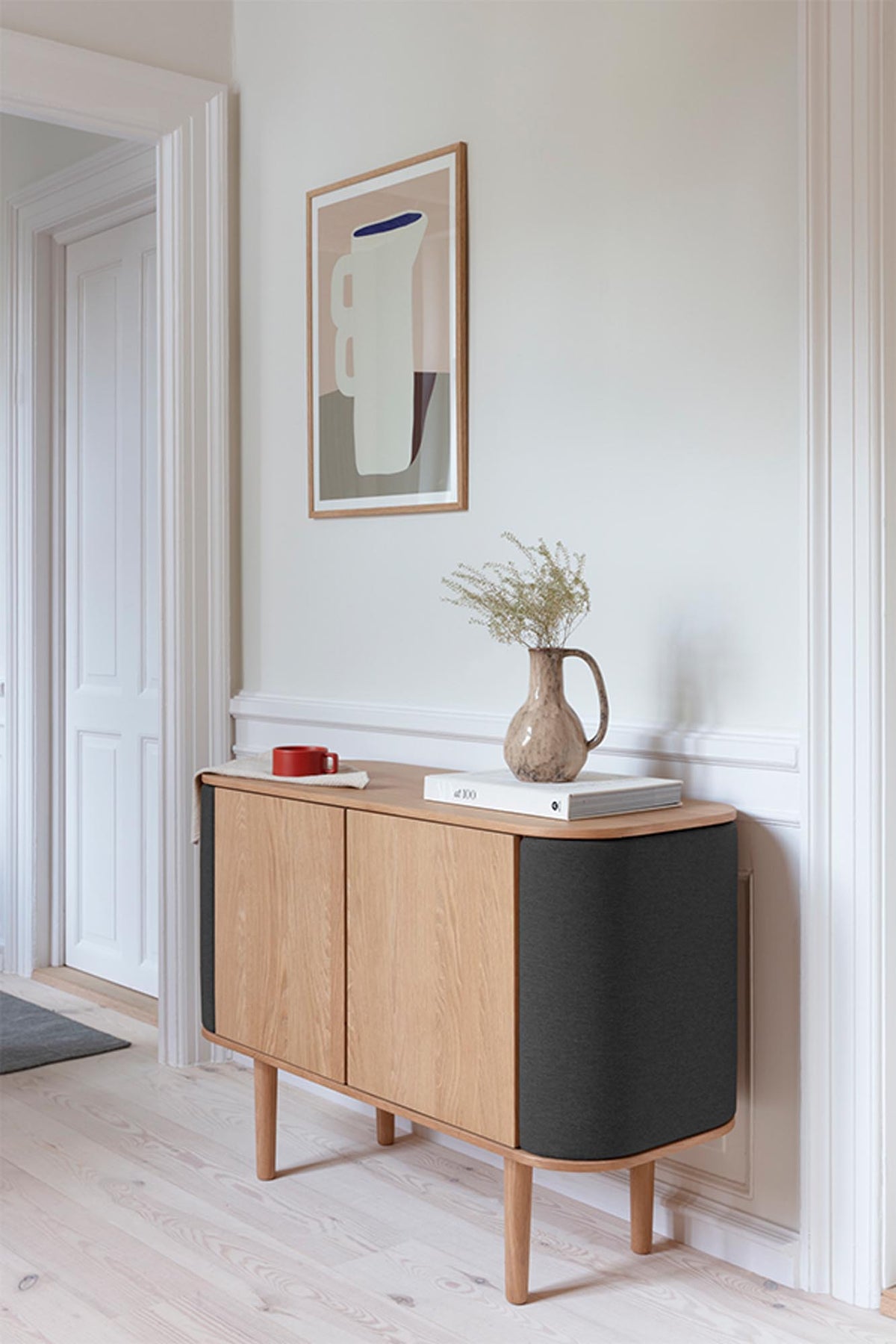 Treasures 3-türig Sideboard in Shadow präsentiert im Onlineshop von KAQTU Design AG. Sideboard ist von Umage