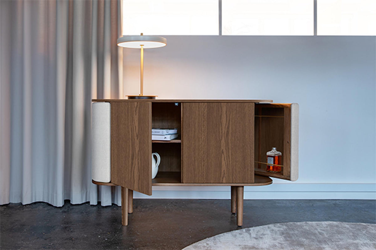 Treasures 3-türig Sideboard in Sterling präsentiert im Onlineshop von KAQTU Design AG. Sideboard ist von Umage