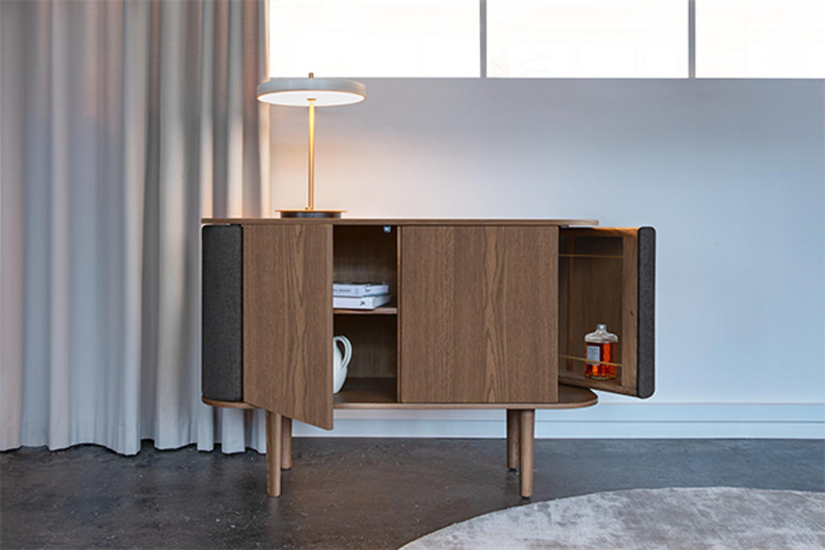 Treasures 3-türig Sideboard in Shadow präsentiert im Onlineshop von KAQTU Design AG. Sideboard ist von Umage