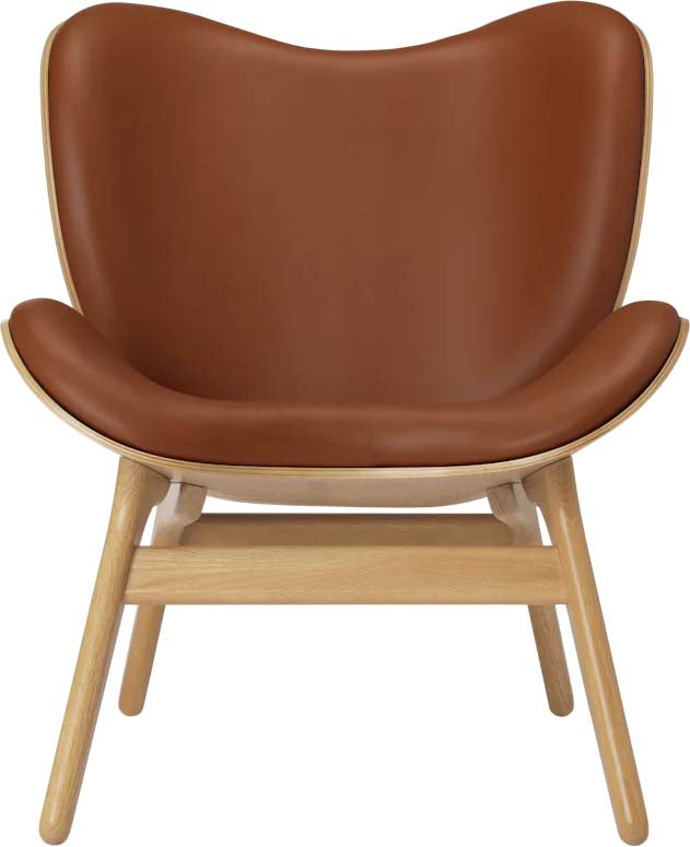 Der A Conversation Piece Low Sessel von Umage vereint Komfort und Design, ideal für entspannte Gespräche und stilvolle Akzente in Ihrem Zuhause.