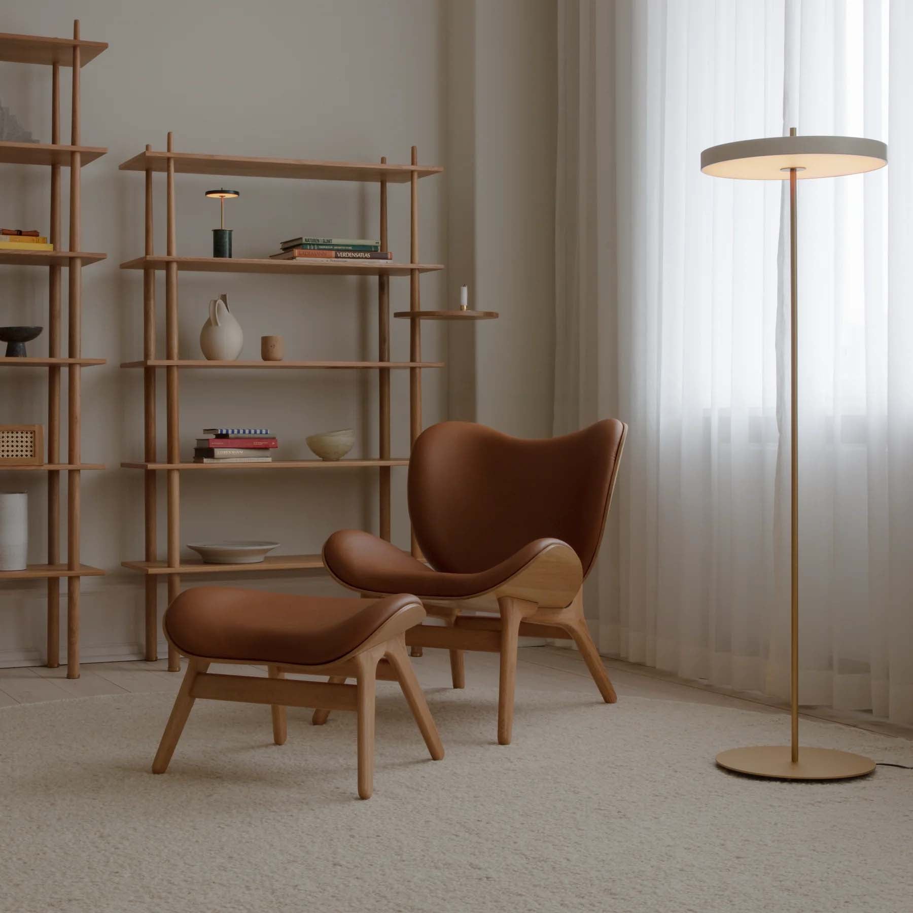 Der A Conversation Piece Ottoman von Umage vereint skandinavisches Design mit Funktionalität und wird zum Blickfang in jedem Raum.