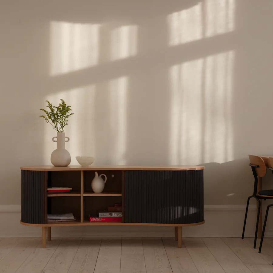 Umage Audacious Sideboard: Skandinavische Raffinesse mit Stauraum.