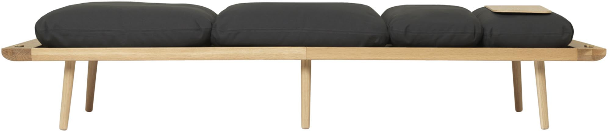 Genießen Sie ultimativen Komfort mit dem Lounge Around Daybed von Umage – skandinavische Eleganz für Ihr Zuhause.