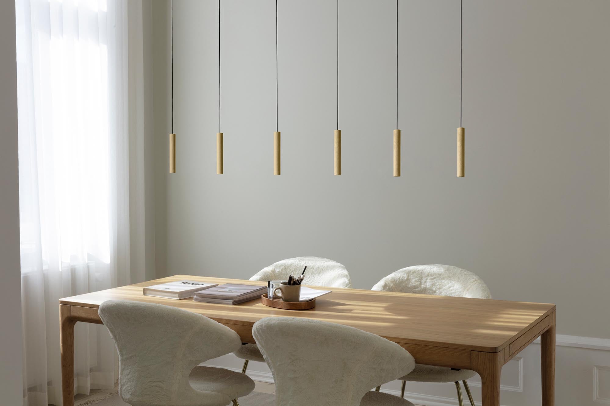 Entdecken Sie den Heart'n'Soul Esstisch von Umage – ein stilvolles Möbelstück, das Funktionalität und modernes Design vereint.