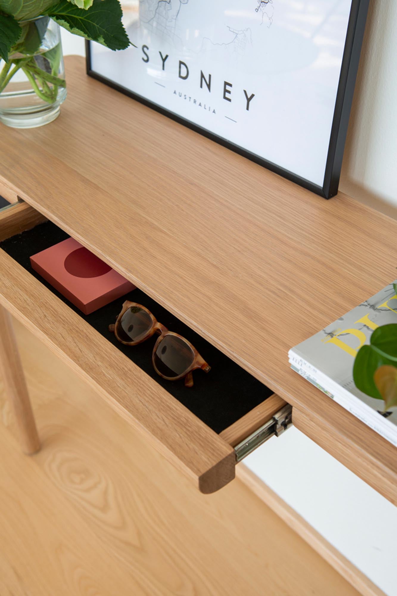 Eleganter Konsolentisch Heart'n'Soul von Umage: Funktionalität trifft skandinavisches Design. Ideal für Flur und Wohnräume.